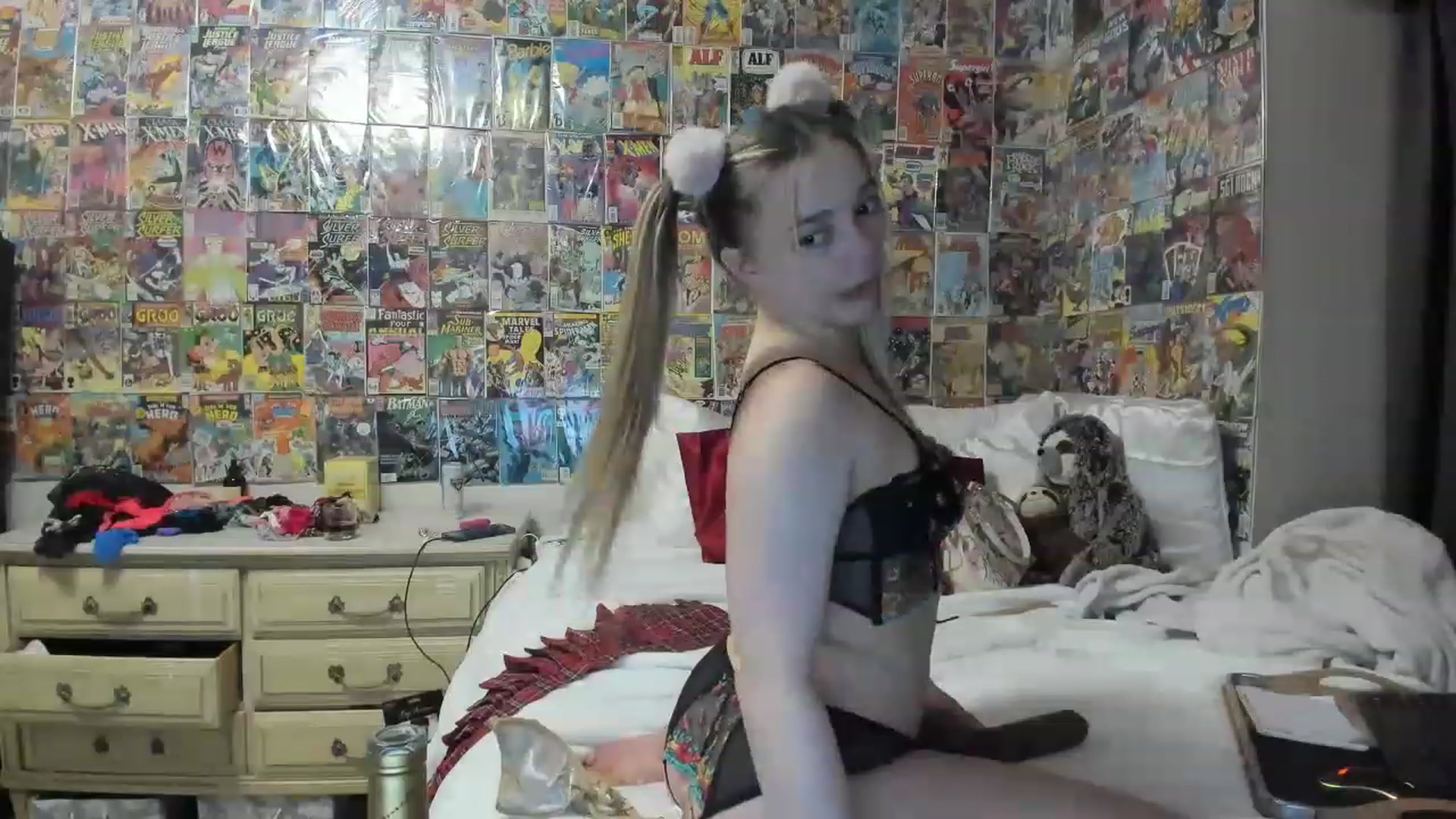 Gallery image thumbnail from Horizon_Blue's myfreecams stream on, 04/27/2023, 09:10 image 17 of 20