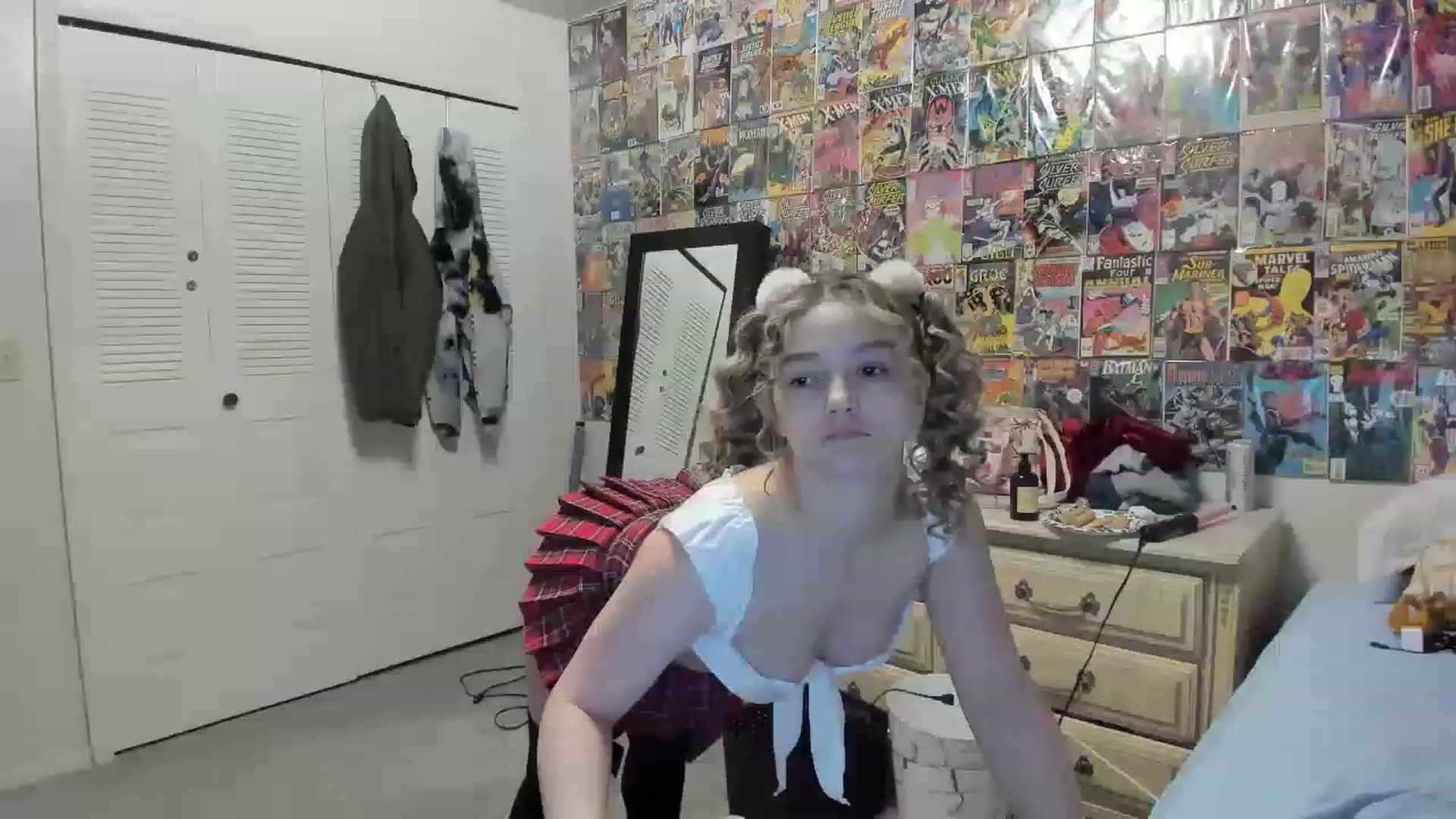 Gallery image thumbnail from Horizon_Blue's myfreecams stream on, 05/01/2023, 08:05 image 15 of 20