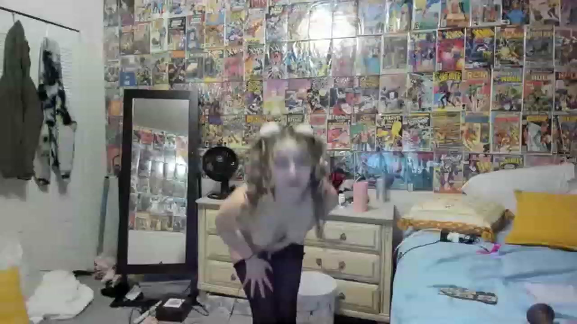 Gallery image thumbnail from Horizon_Blue's myfreecams stream on, 05/02/2023, 04:23 image 5 of 20