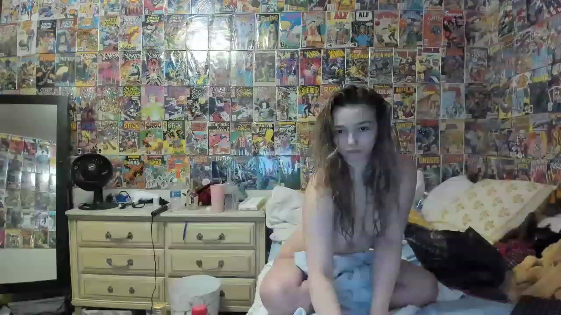 Gallery image thumbnail from Horizon_Blue's myfreecams stream on, 05/03/2023, 04:24 image 1 of 20
