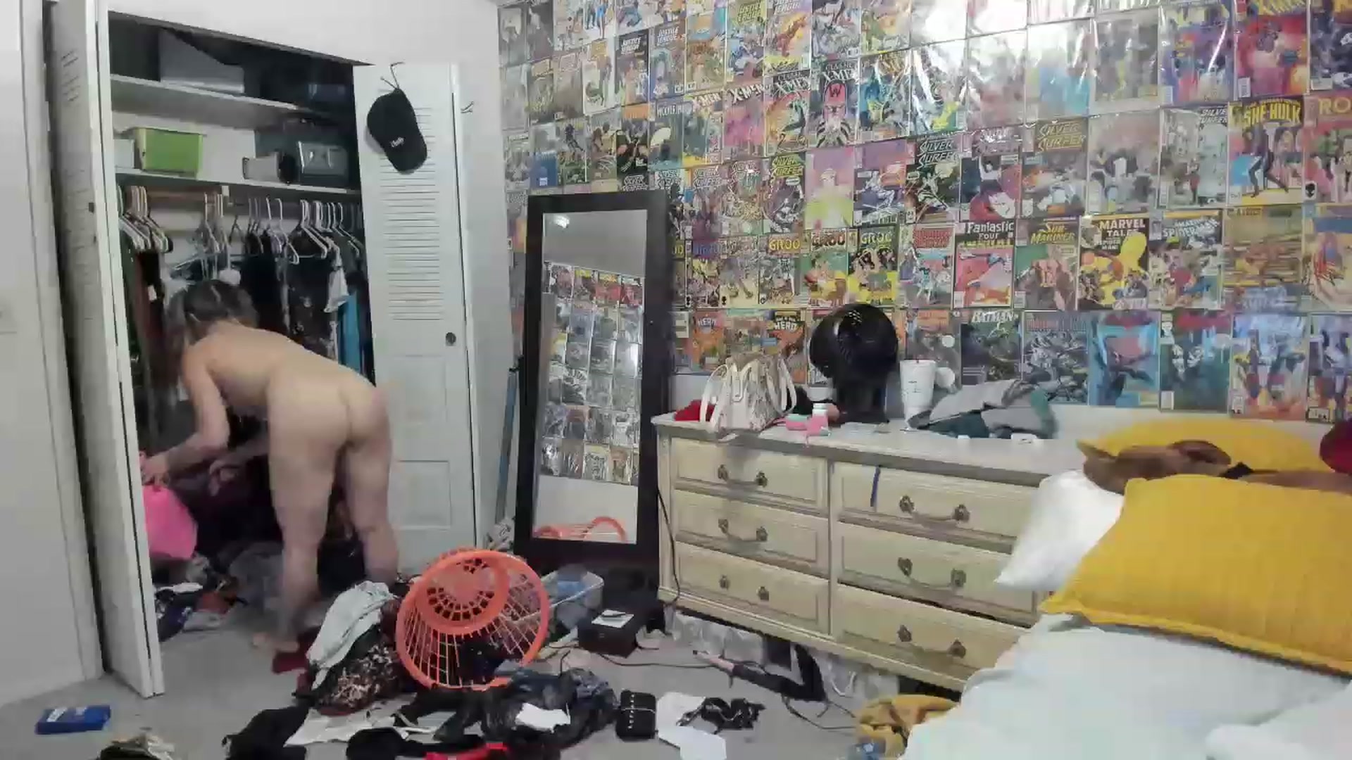 Gallery image thumbnail from Horizon_Blue's myfreecams stream on, 05/06/2023, 12:04 image 7 of 20