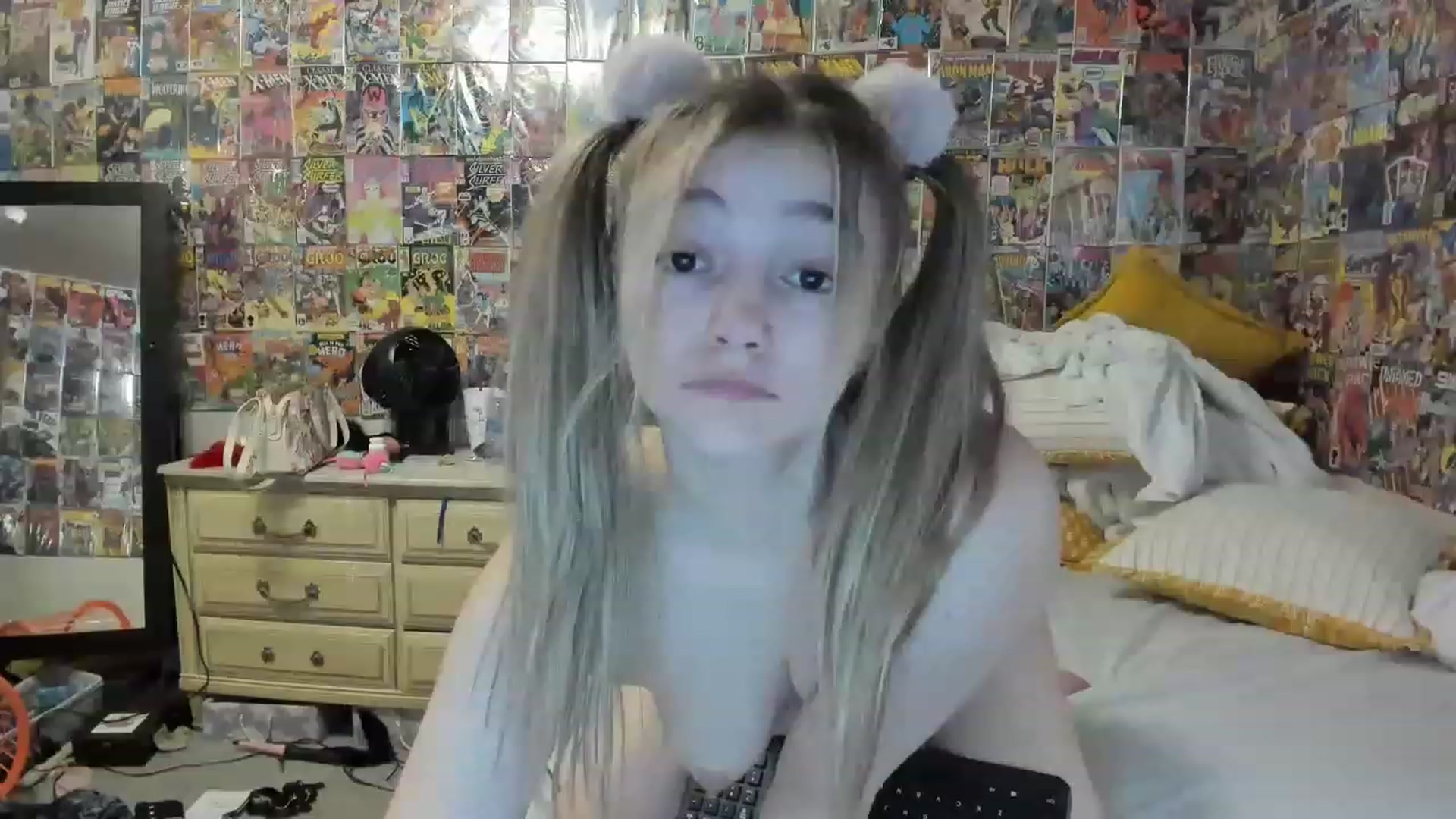 Gallery image thumbnail from Horizon_Blue's myfreecams stream on, 05/06/2023, 12:50 image 4 of 20