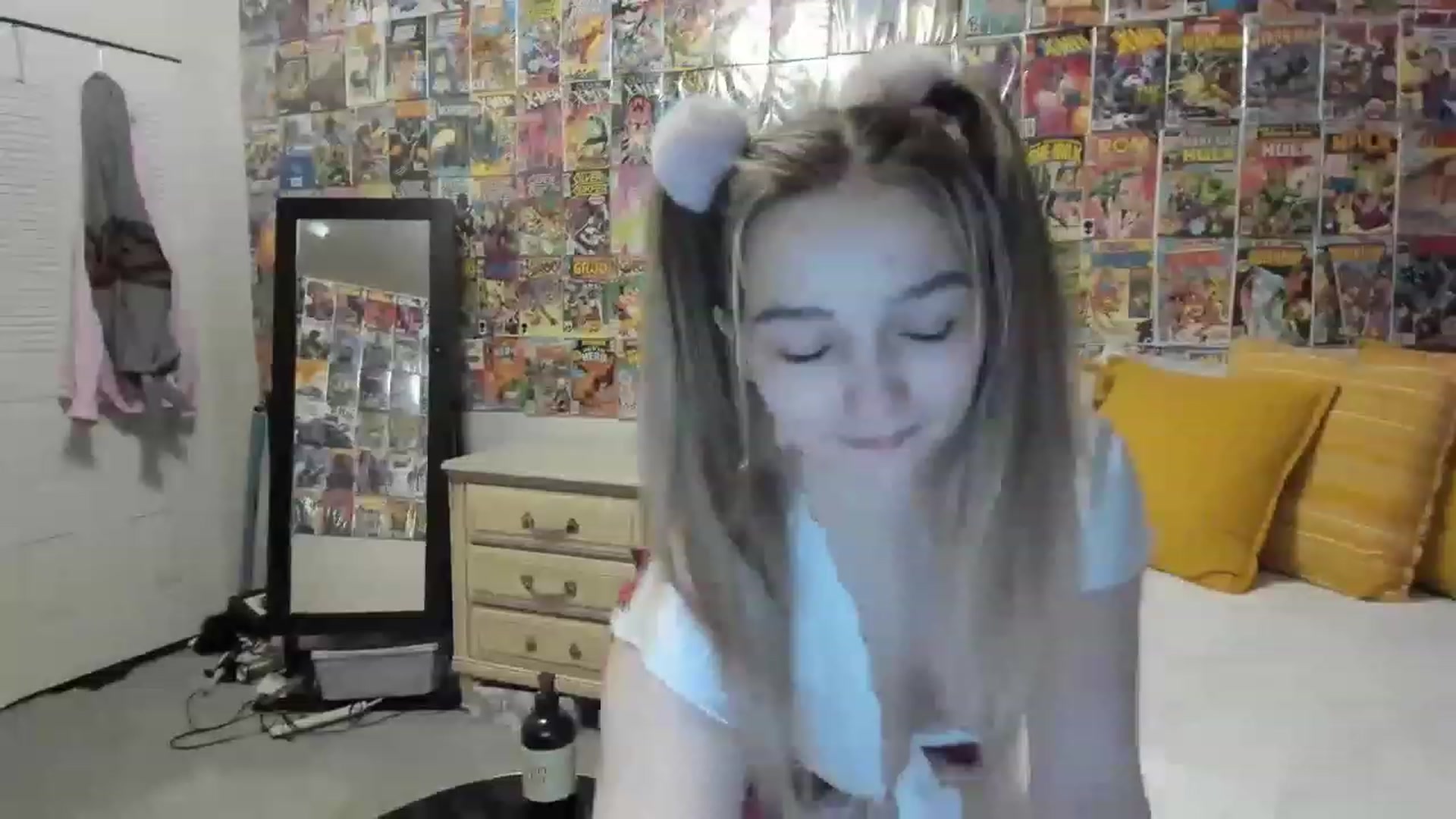 Gallery image thumbnail from Horizon_Blue's myfreecams stream on, 05/07/2023, 11:28 image 19 of 20
