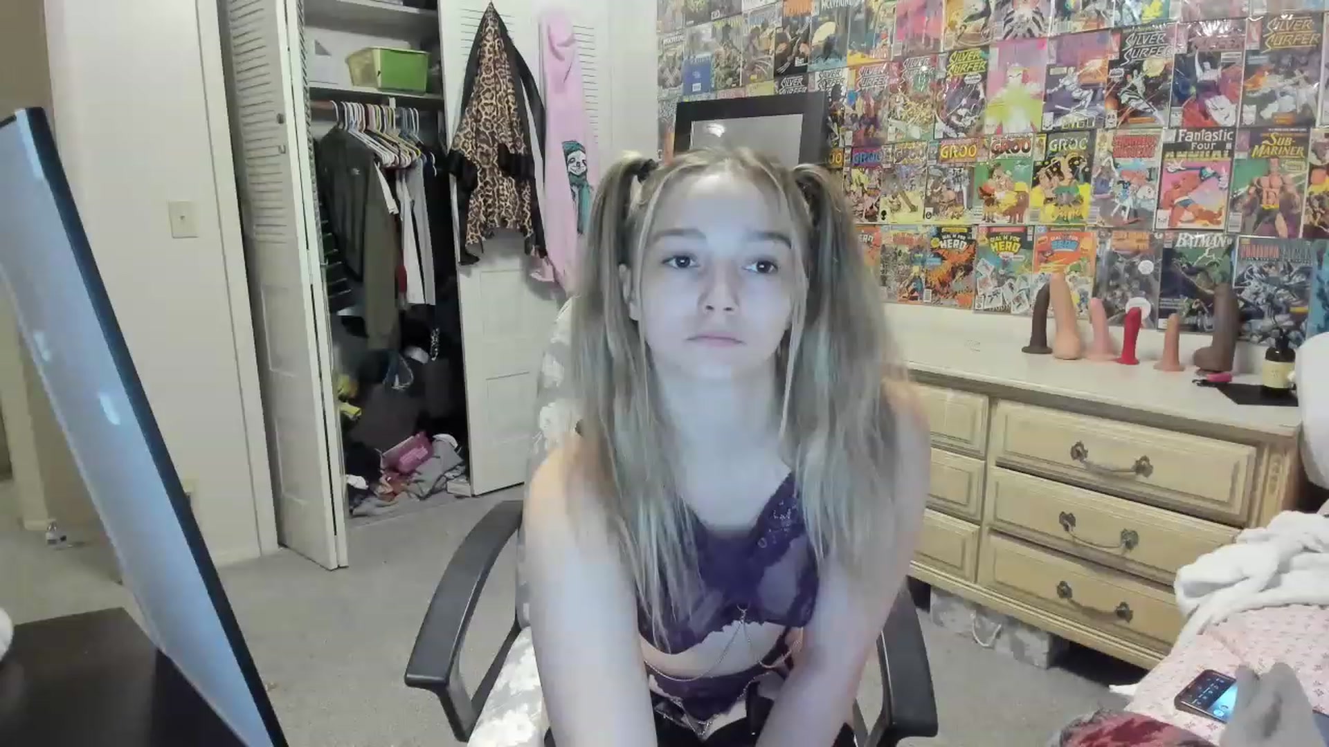 Gallery image thumbnail from Horizon_Blue's myfreecams stream on, 05/10/2023, 11:55 image 2 of 20