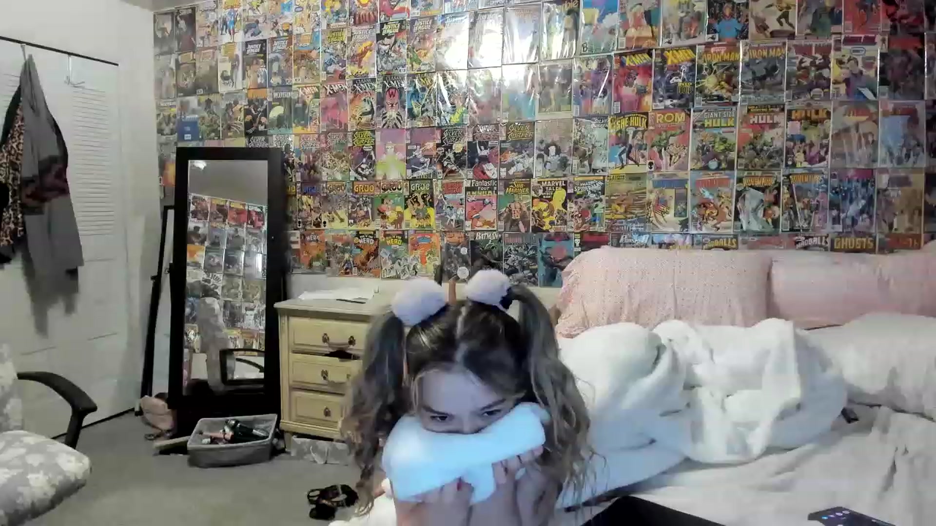 Gallery image thumbnail from Horizon_Blue's myfreecams stream on, 05/11/2023, 12:45 image 3 of 20