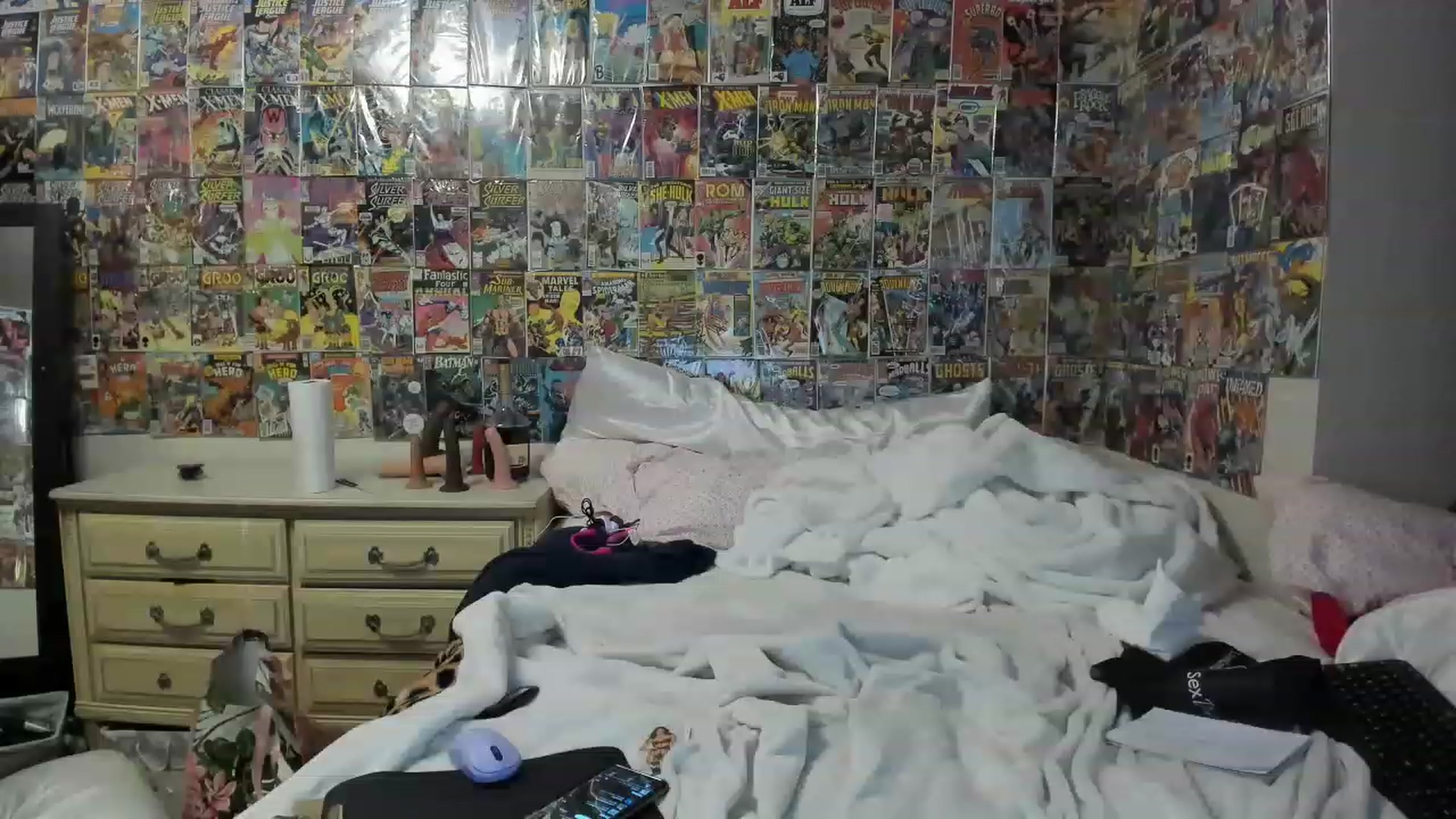 Gallery image thumbnail from Horizon_Blue's myfreecams stream on, 05/12/2023, 23:39 image 17 of 20