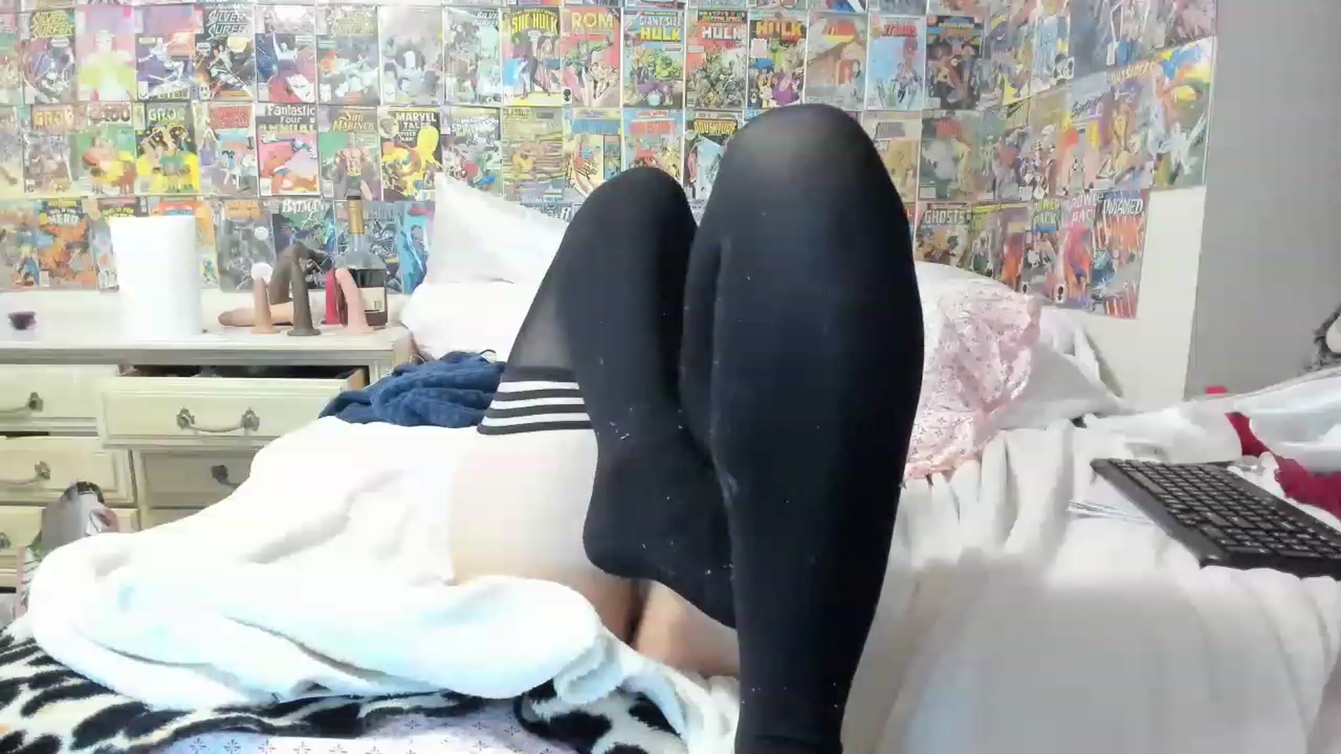 Gallery image thumbnail from Horizon_Blue's myfreecams stream on, 05/13/2023, 24:16 image 12 of 20