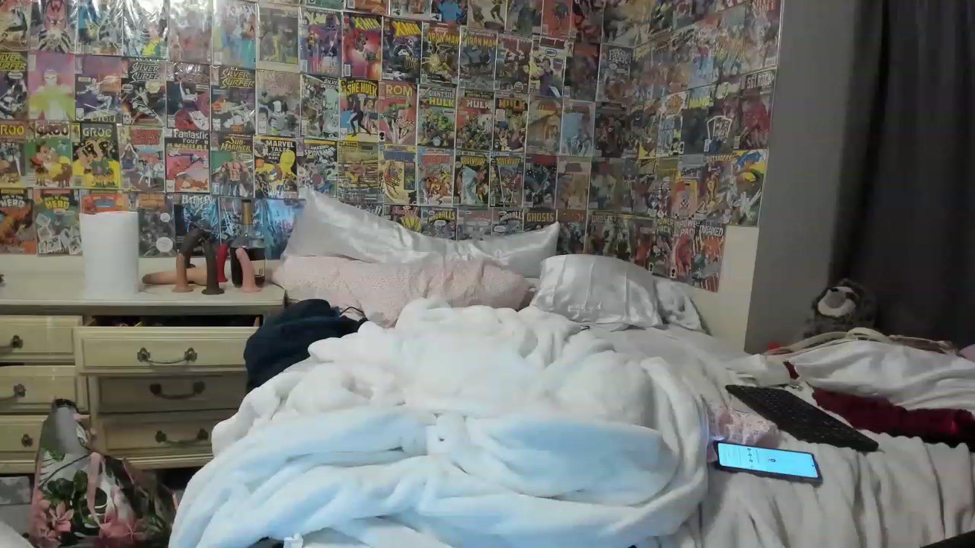 Gallery image thumbnail from Horizon_Blue's myfreecams stream on, 05/13/2023, 24:16 image 19 of 20