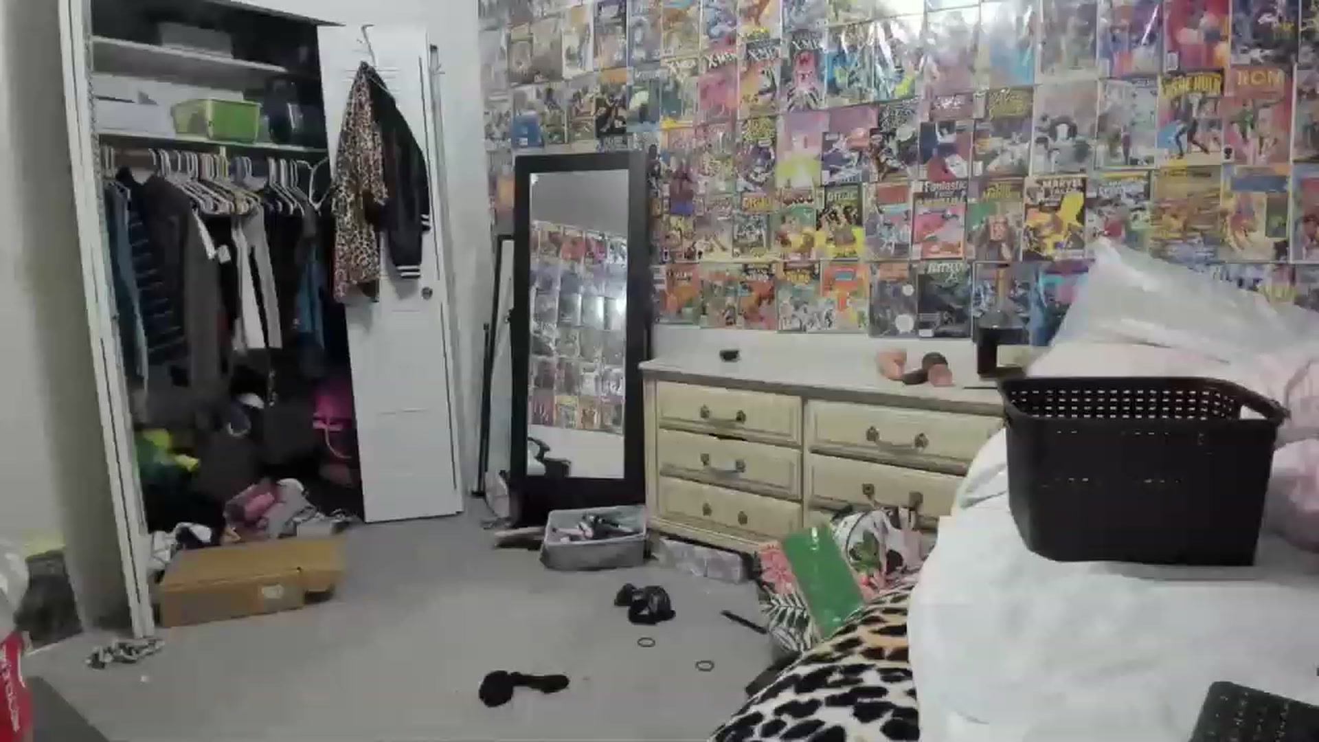 Gallery image thumbnail from Horizon_Blue's myfreecams stream on, 05/13/2023, 04:09 image 15 of 20