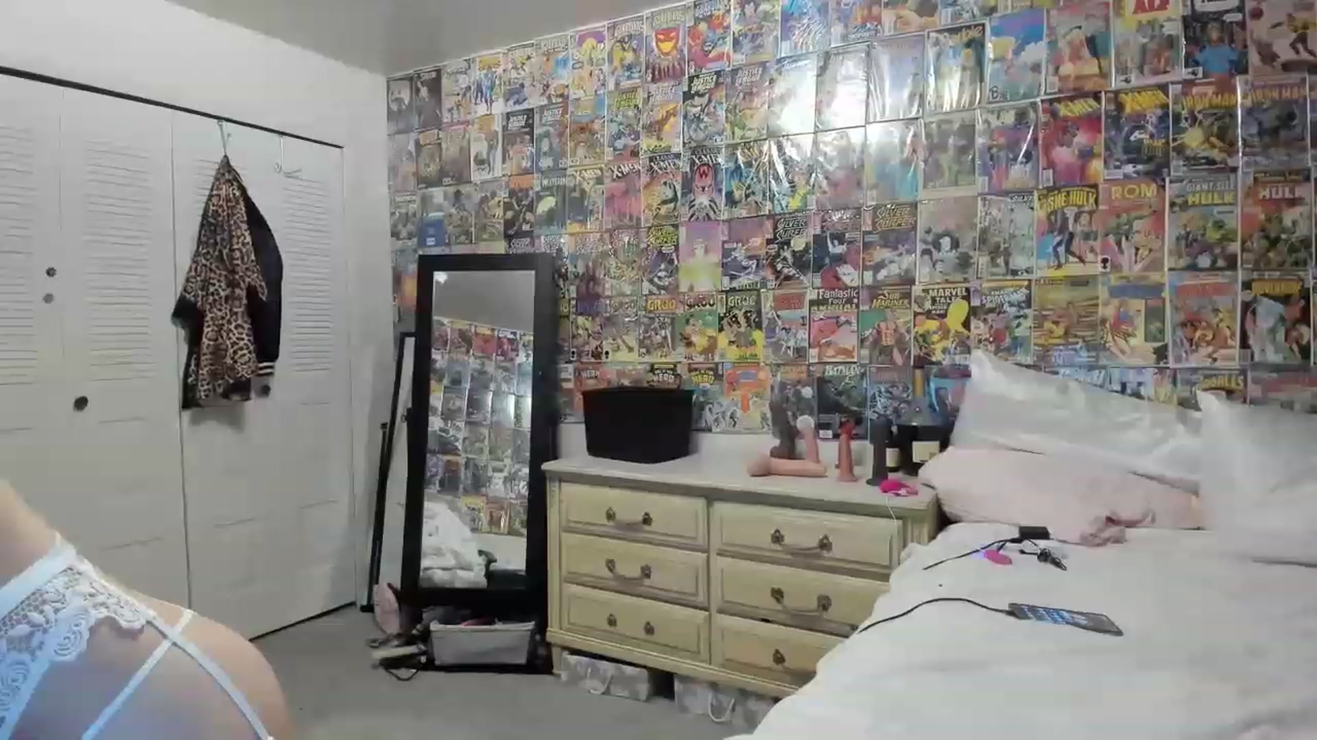 Gallery image thumbnail from Horizon_Blue's myfreecams stream on, 05/14/2023, 04:27 image 4 of 20