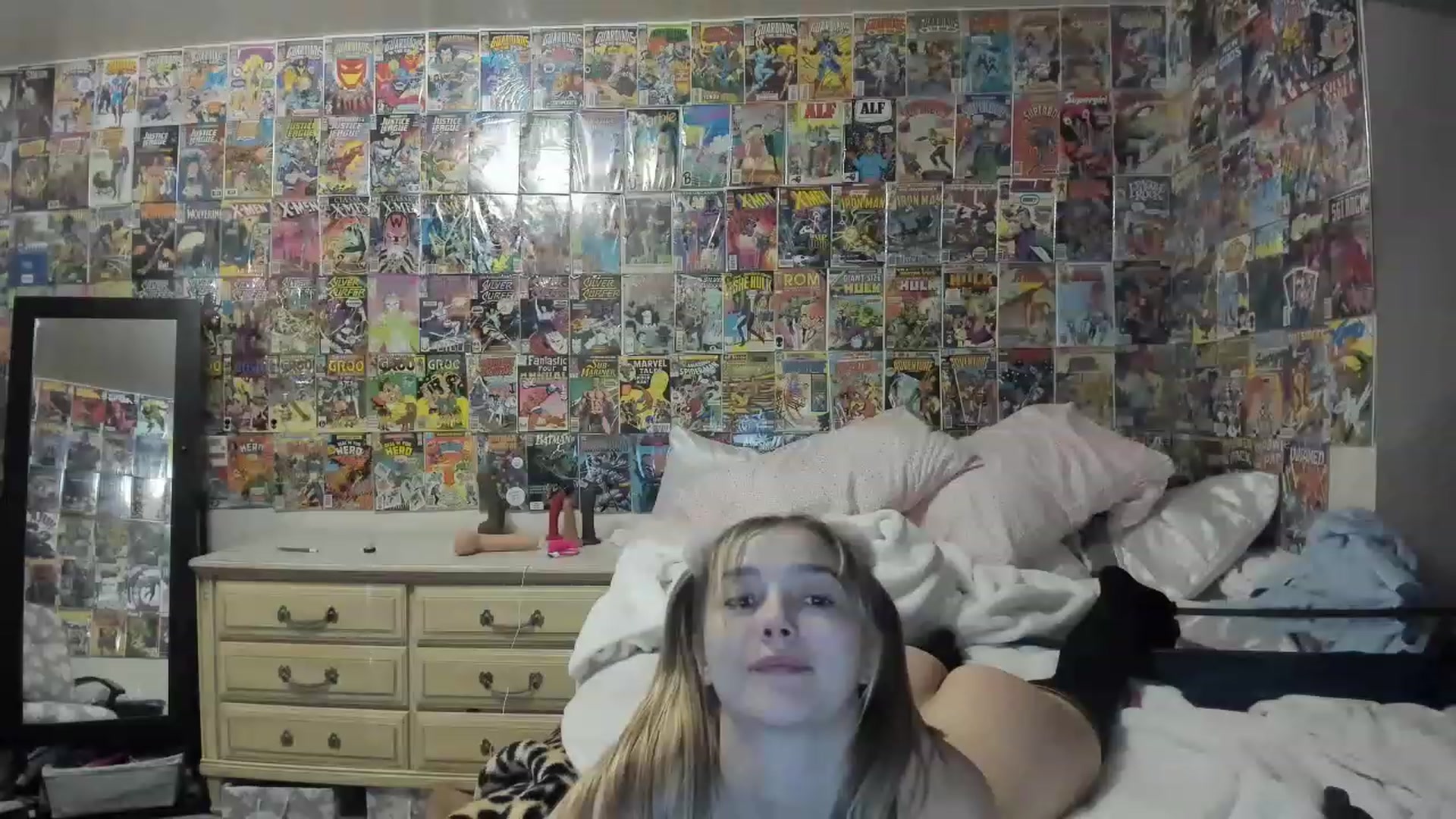 Gallery image thumbnail from Horizon_Blue's myfreecams stream on, 05/14/2023, 10:08 image 14 of 20