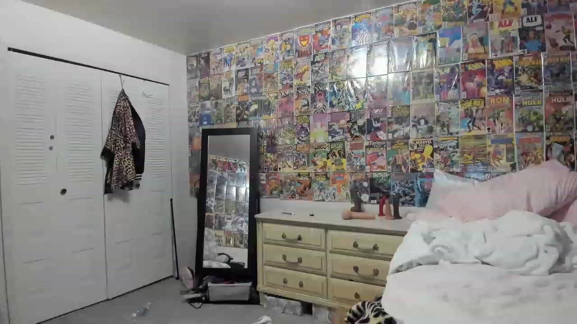 Gallery image thumbnail from Horizon_Blue's myfreecams stream on, 05/14/2023, 10:08 image 18 of 20