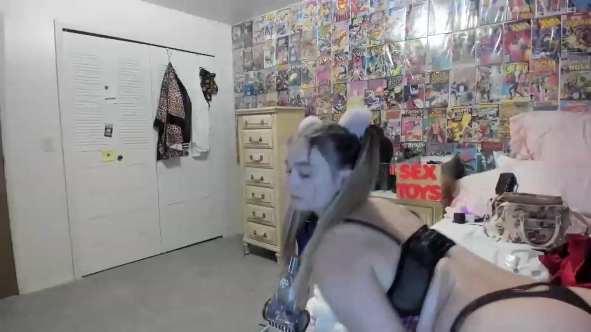 Gallery image thumbnail from Horizon_Blue's myfreecams stream on, 05/16/2023, 12:01 image 20 of 20