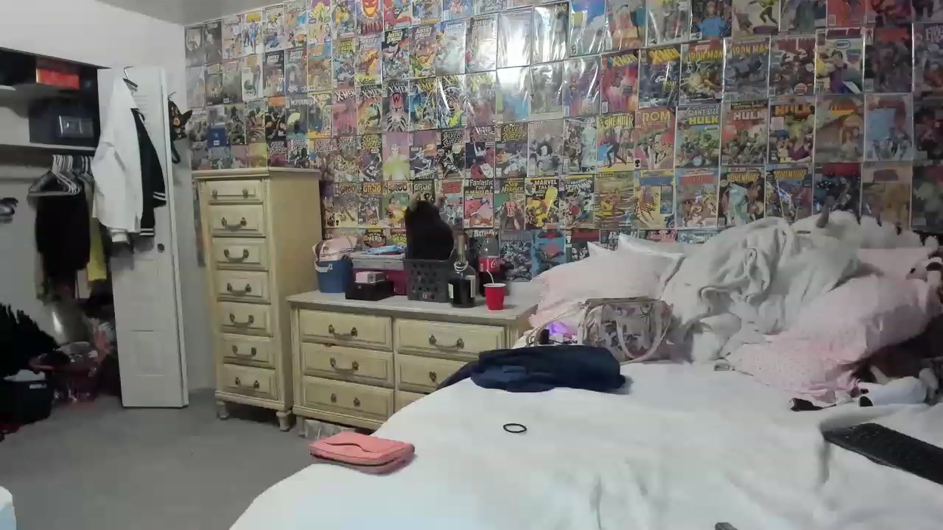 Gallery image thumbnail from Horizon_Blue's myfreecams stream on, 05/16/2023, 12:01 image 2 of 20