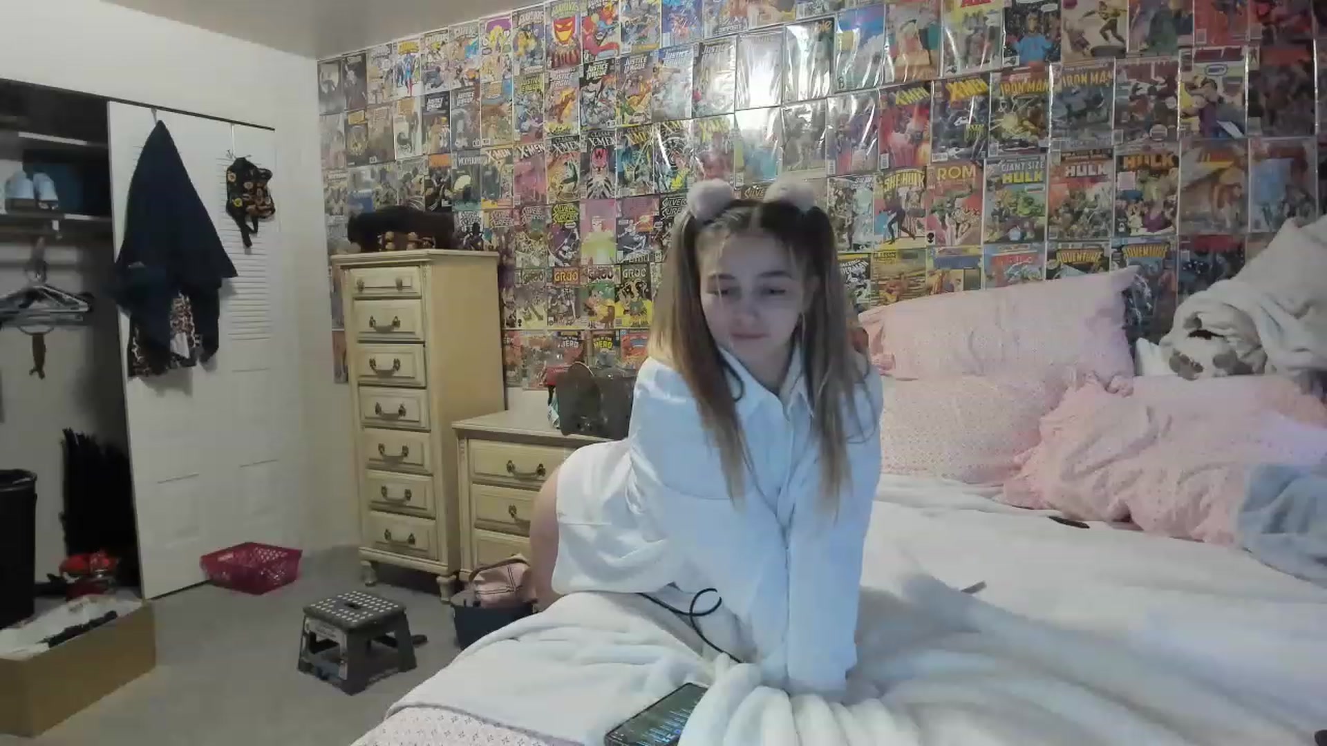 Gallery image thumbnail from Horizon_Blue's myfreecams stream on, 05/16/2023, 16:53 image 2 of 20