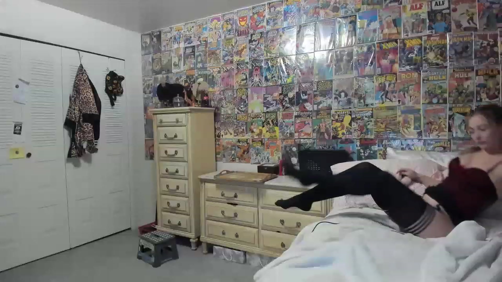 Gallery image thumbnail from Horizon_Blue's myfreecams stream on, 05/18/2023, 07:18 image 7 of 20