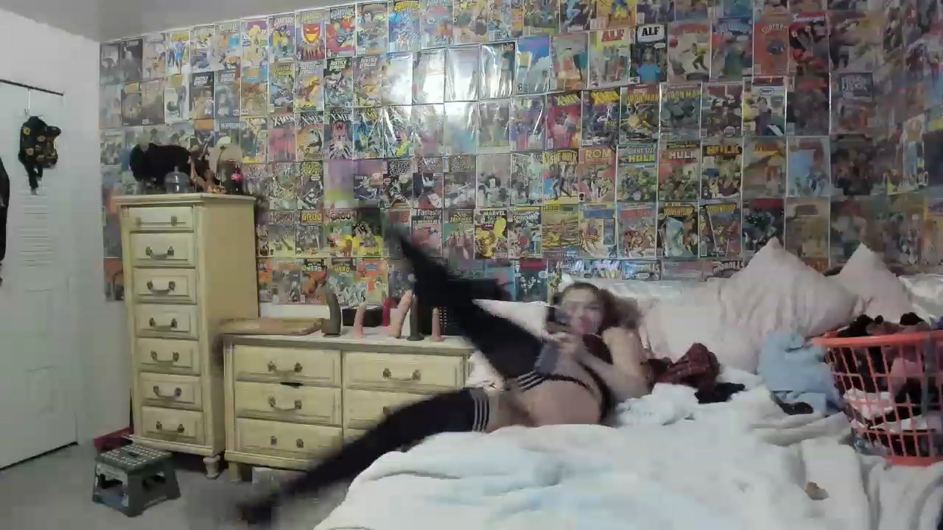 Gallery image thumbnail from Horizon_Blue's myfreecams stream on, 05/18/2023, 07:18 image 19 of 20