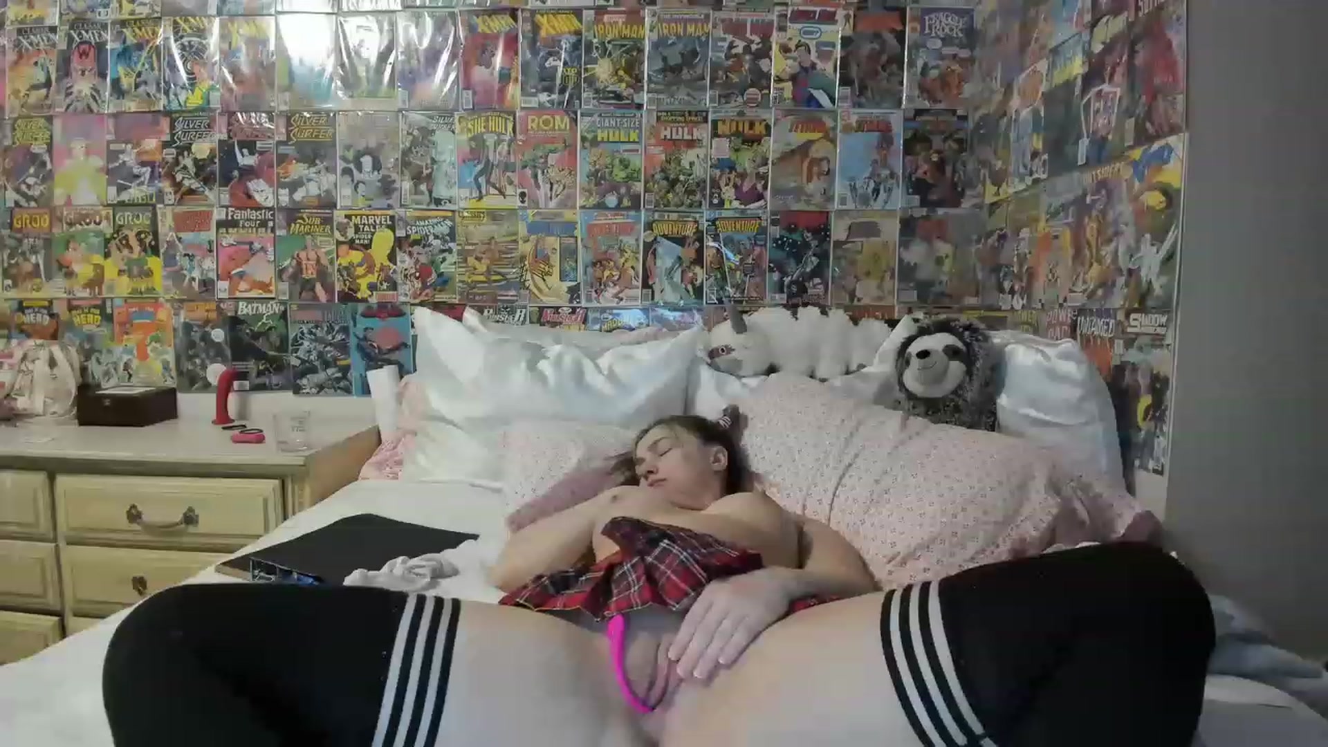 Gallery image thumbnail from Horizon_Blue's myfreecams stream on, 05/19/2023, 10:58 image 2 of 20