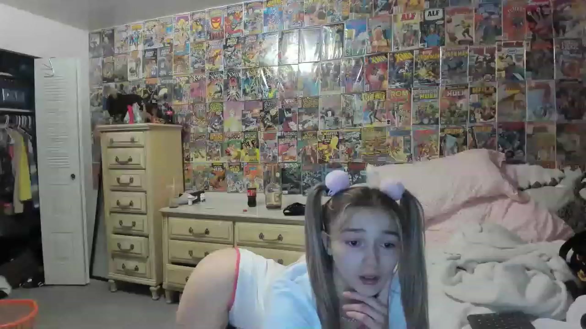 Gallery image thumbnail from Horizon_Blue's myfreecams stream on, 05/20/2023, 08:23 image 2 of 20