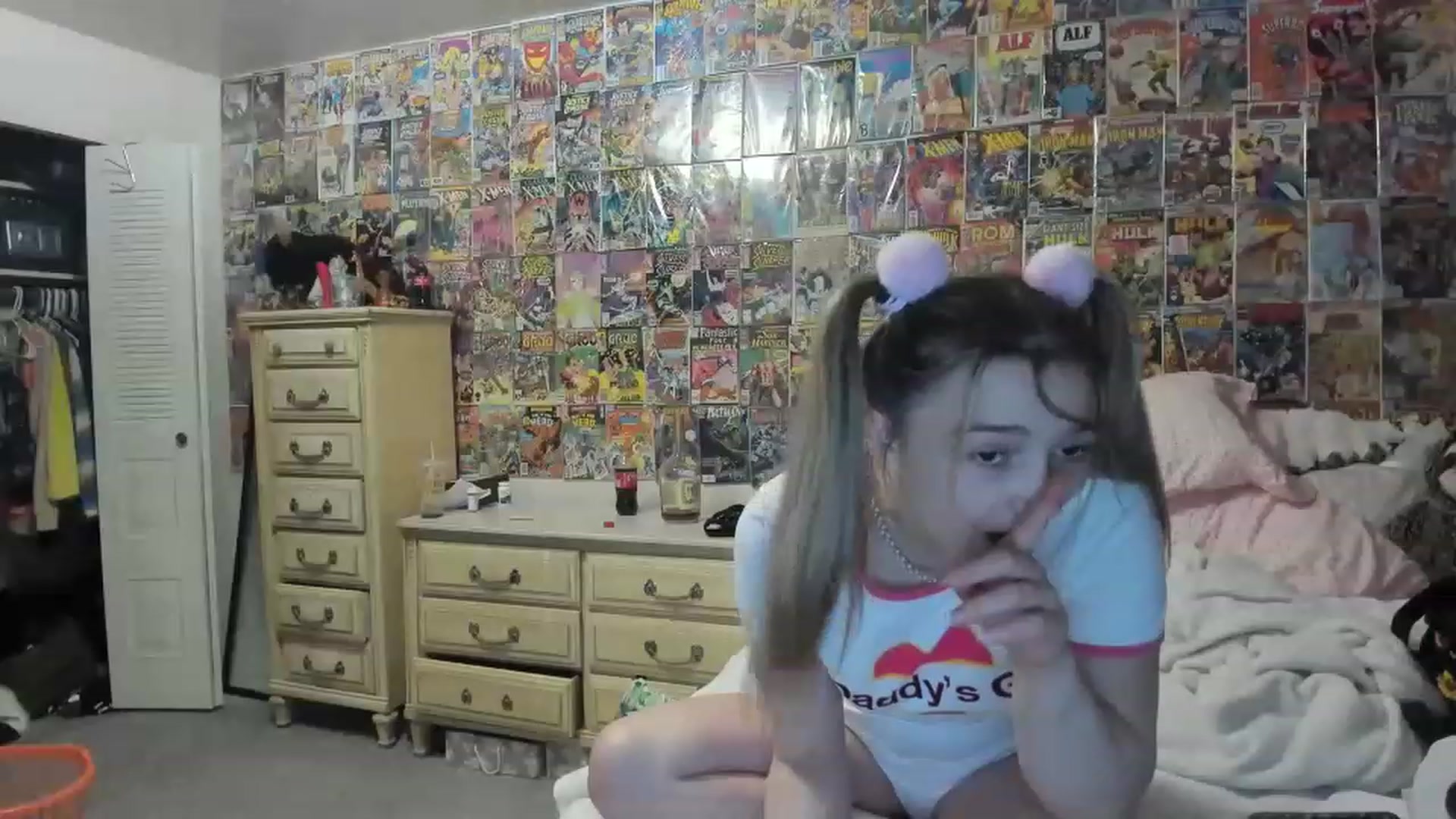 Gallery image thumbnail from Horizon_Blue's myfreecams stream on, 05/20/2023, 08:23 image 16 of 20