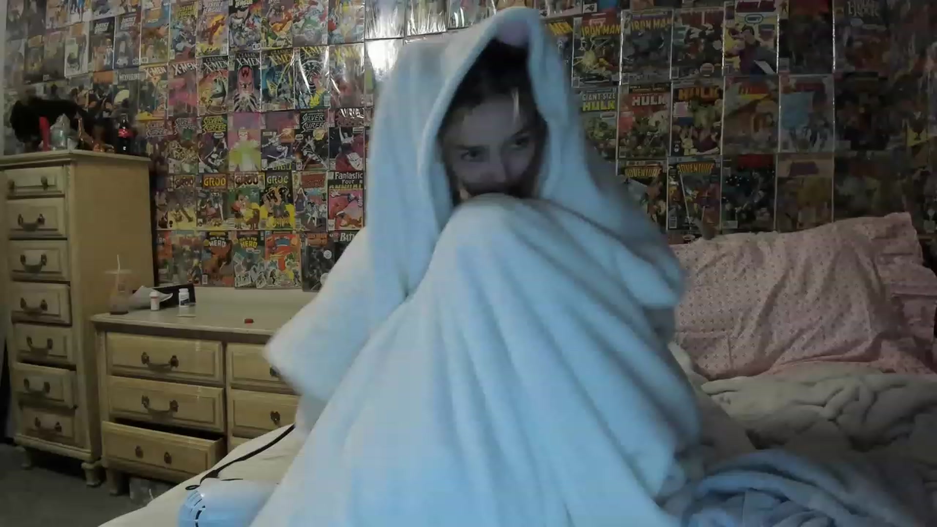 Gallery image thumbnail from Horizon_Blue's myfreecams stream on, 05/20/2023, 10:07 image 17 of 20