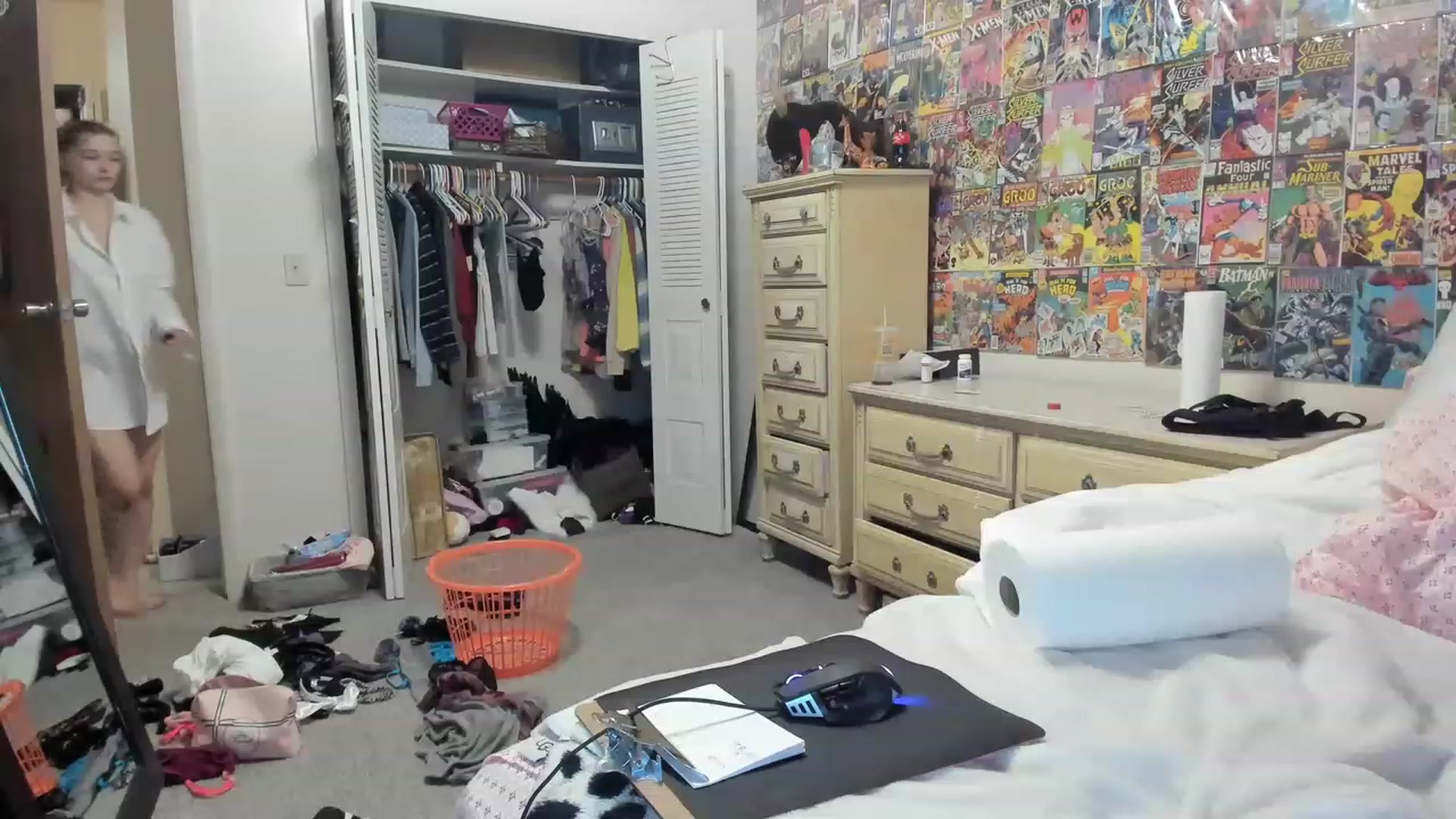 Gallery image thumbnail from Horizon_Blue's myfreecams stream on, 05/20/2023, 19:32 image 9 of 20