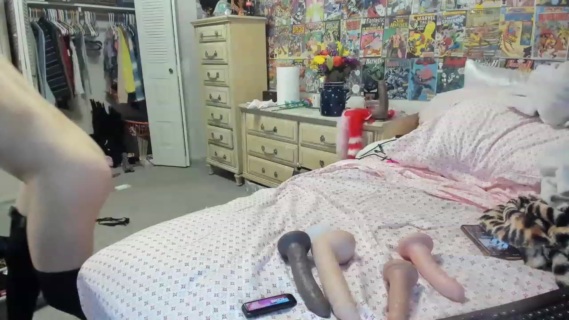 Gallery image thumbnail from Horizon_Blue's myfreecams stream on, 05/25/2023, 18:55 image 11 of 20