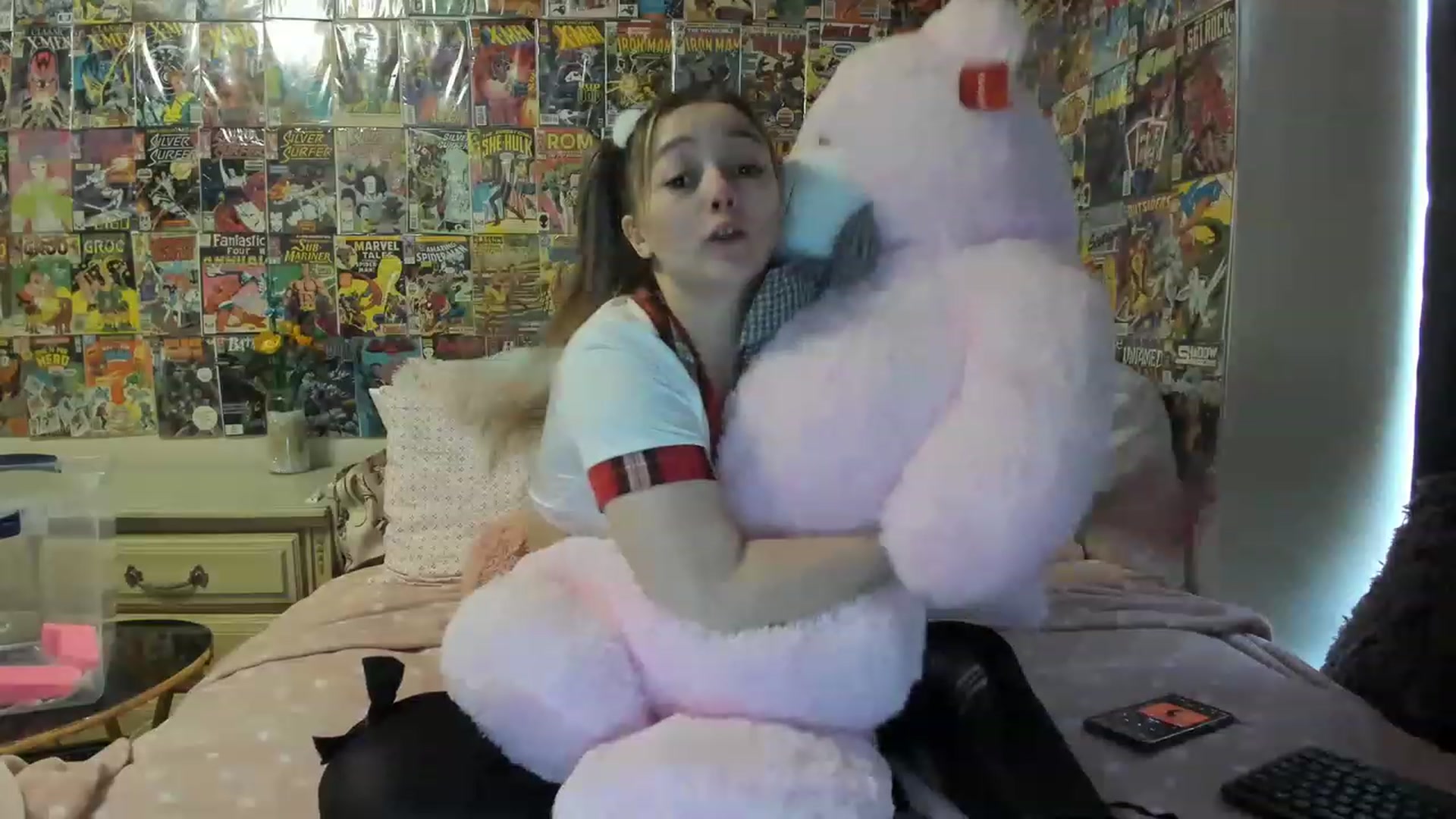 Gallery image thumbnail from Horizon_Blue's myfreecams stream on, 06/20/2023, 13:31 image 20 of 20