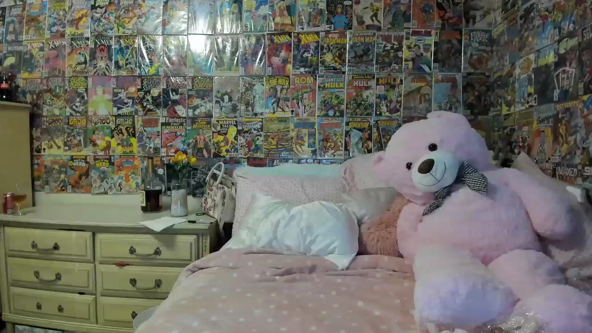Gallery image thumbnail from Horizon_Blue's myfreecams stream on, 06/20/2023, 21:27 image 10 of 20
