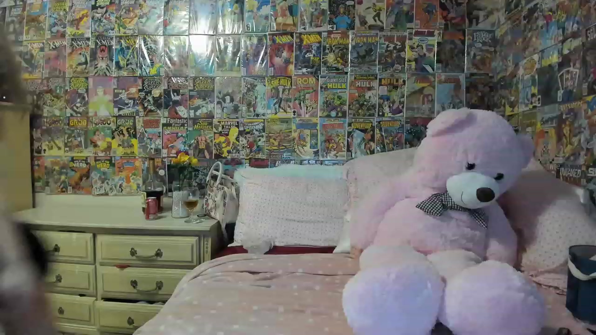 Gallery image thumbnail from Horizon_Blue's myfreecams stream on, 06/20/2023, 21:27 image 4 of 20