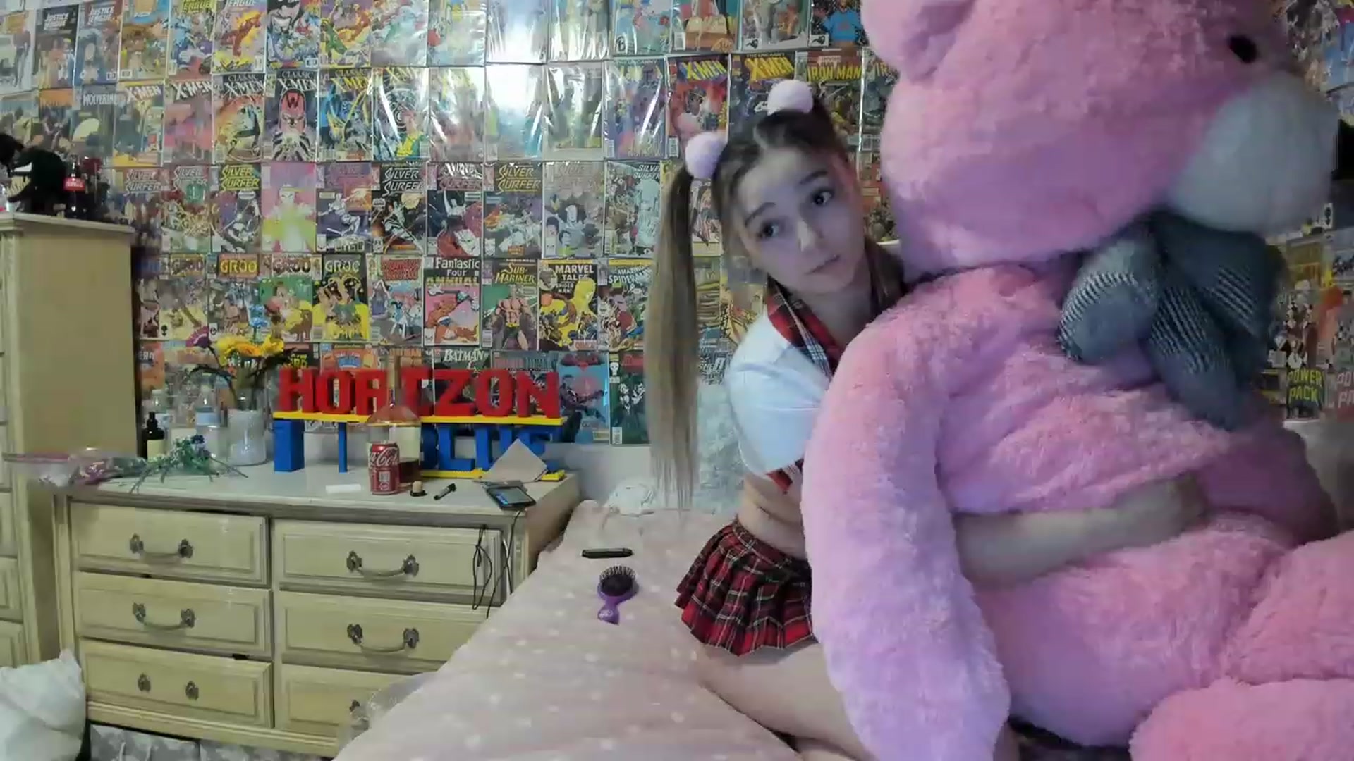 Gallery image thumbnail from Horizon_Blue's myfreecams stream on, 06/27/2023, 05:43 image 3 of 20