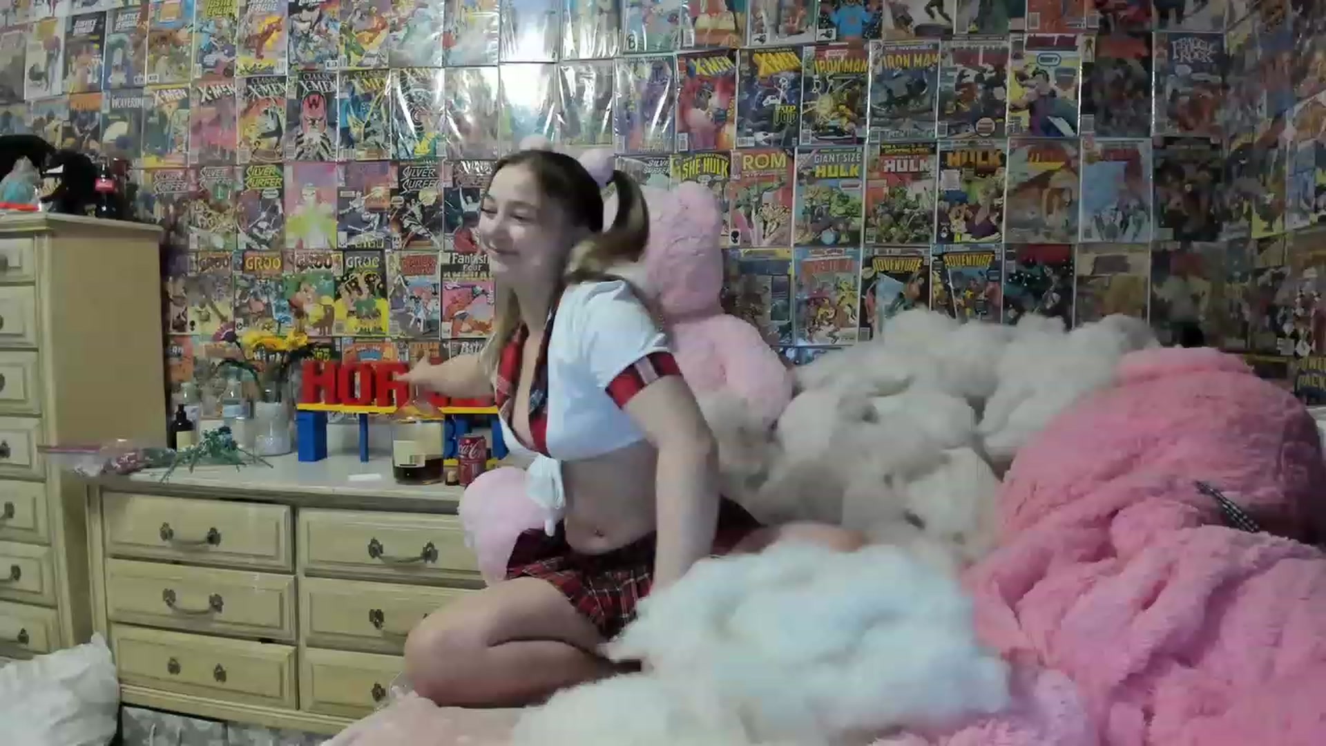 Gallery image thumbnail from Horizon_Blue's myfreecams stream on, 06/27/2023, 05:43 image 14 of 20