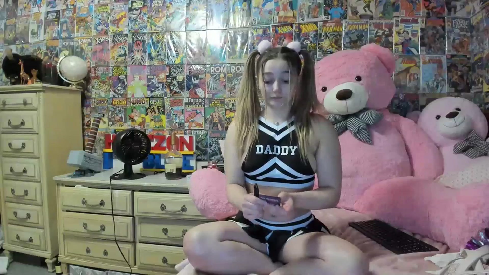 Gallery image thumbnail from Horizon_Blue's myfreecams stream on, 07/14/2023, 23:16 image 15 of 20