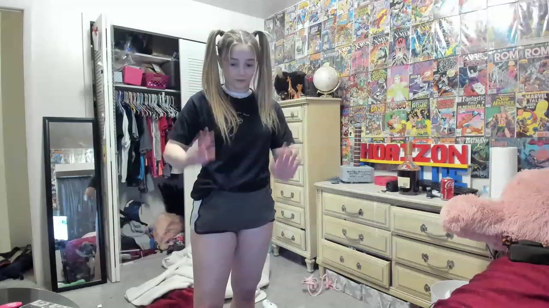 Gallery image thumbnail from Horizon_Blue's myfreecams stream on, 07/22/2023, 01:42 image 3 of 20