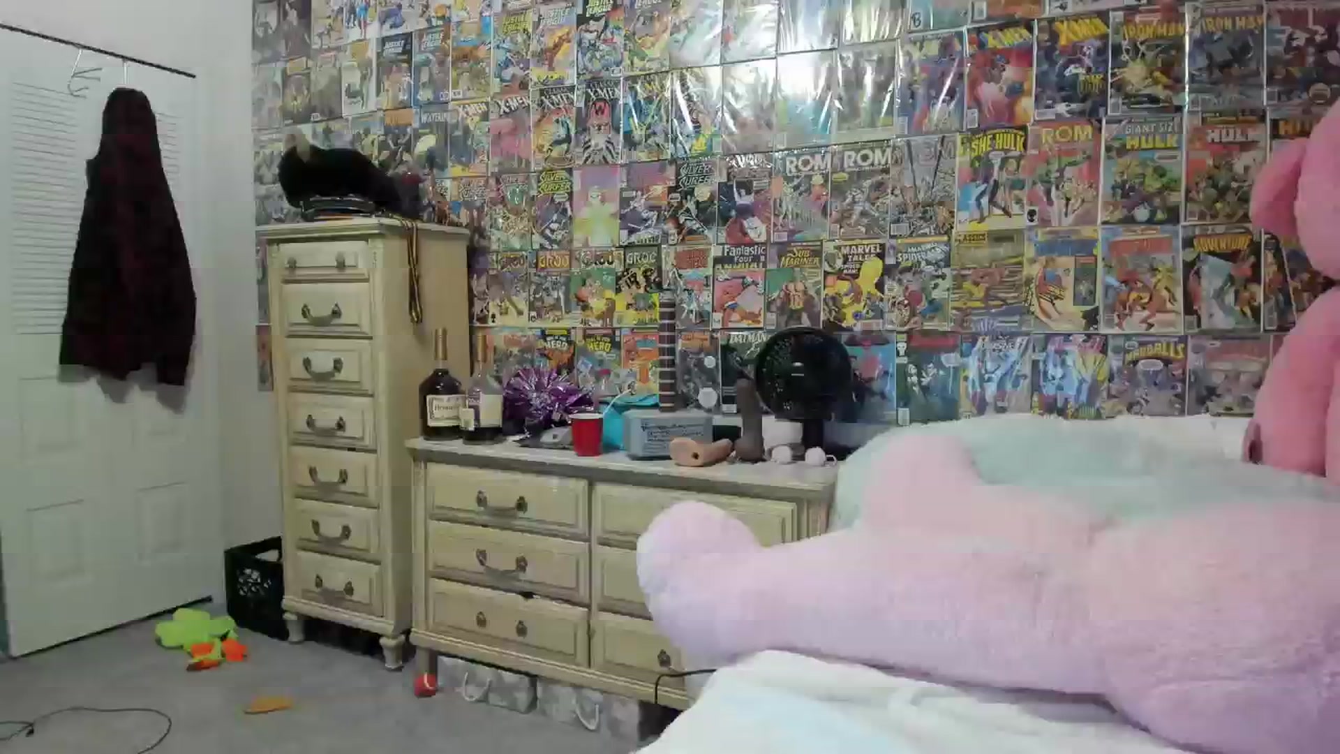 Gallery image thumbnail from Horizon_Blue's myfreecams stream on, 08/03/2023, 07:40 image 17 of 20