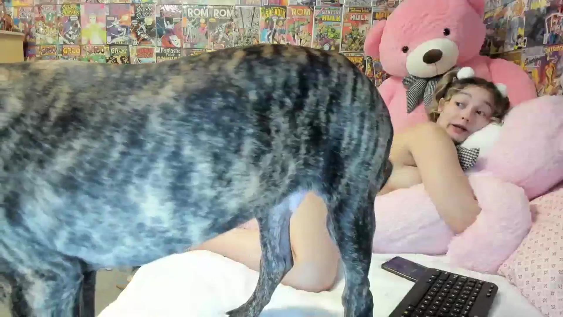 Gallery image thumbnail from Horizon_Blue's myfreecams stream on, 08/03/2023, 07:40 image 15 of 20