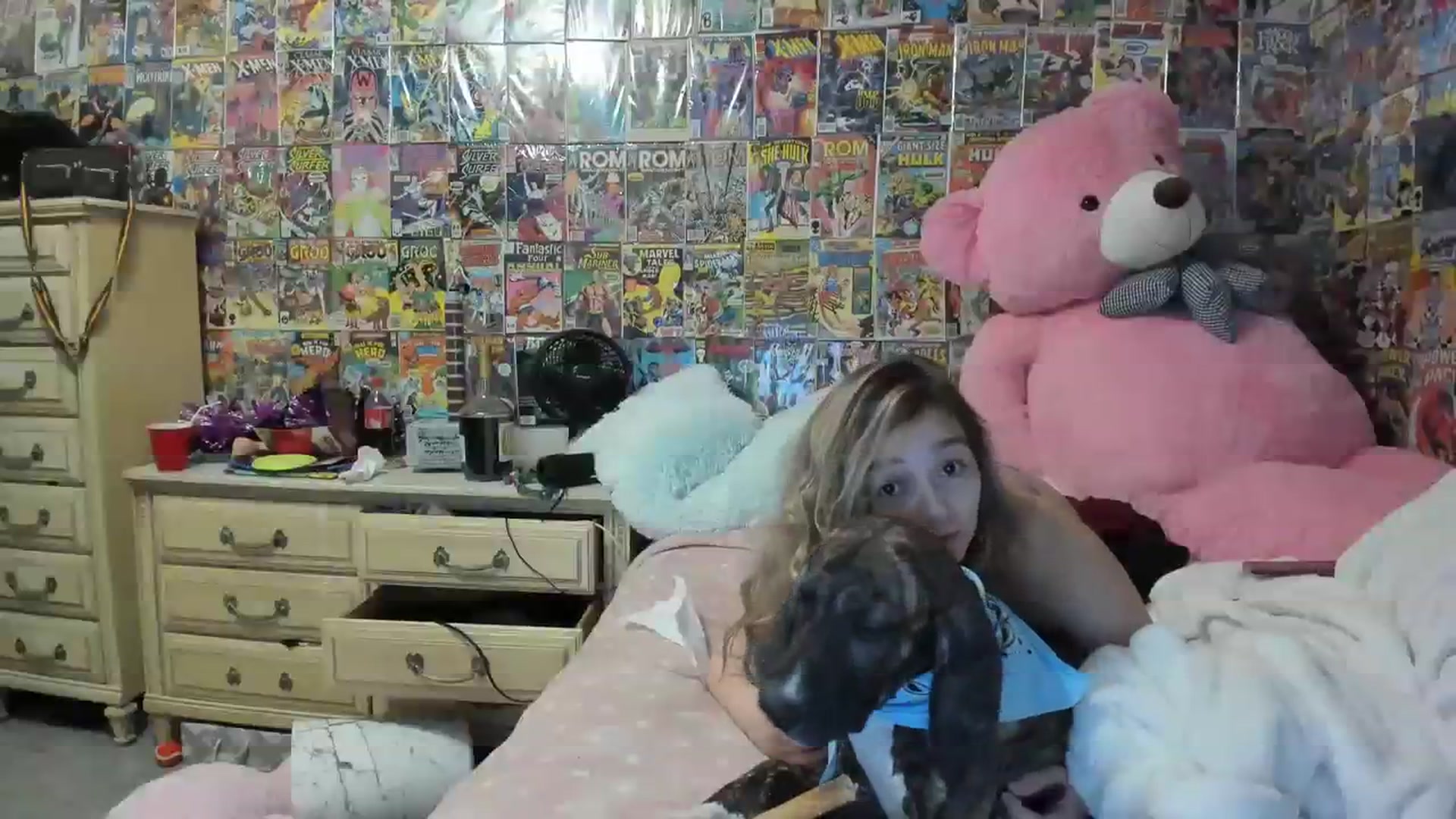 Gallery image thumbnail from Horizon_Blue's myfreecams stream on, 08/04/2023, 18:19 image 3 of 20