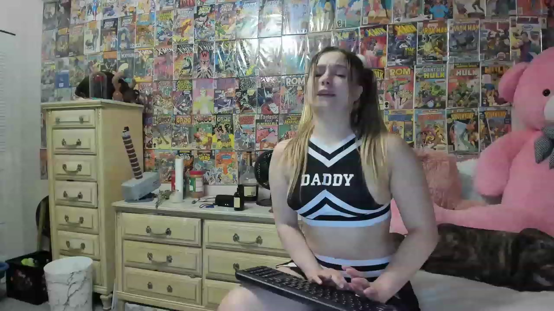 Gallery image thumbnail from Horizon_Blue's myfreecams stream on, 08/12/2023, 02:34 image 9 of 20