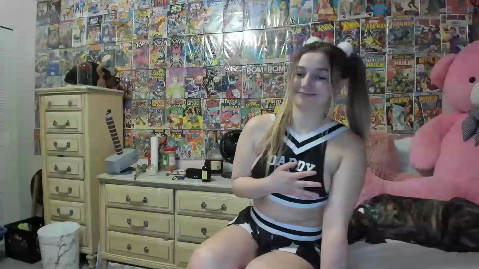 Gallery image thumbnail from Horizon_Blue's myfreecams stream on, 08/12/2023, 02:34 image 10 of 20