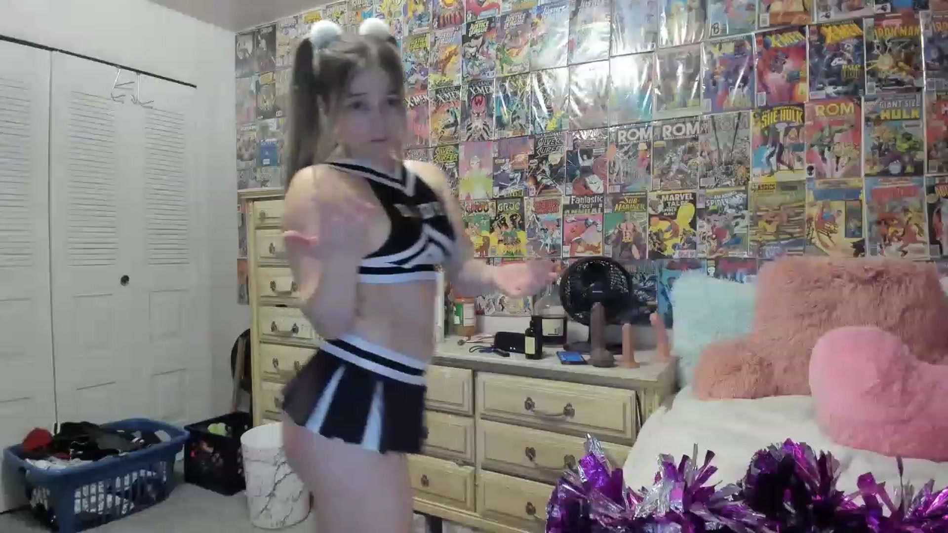 Gallery image thumbnail from Horizon_Blue's myfreecams stream on, 08/12/2023, 02:34 image 19 of 20