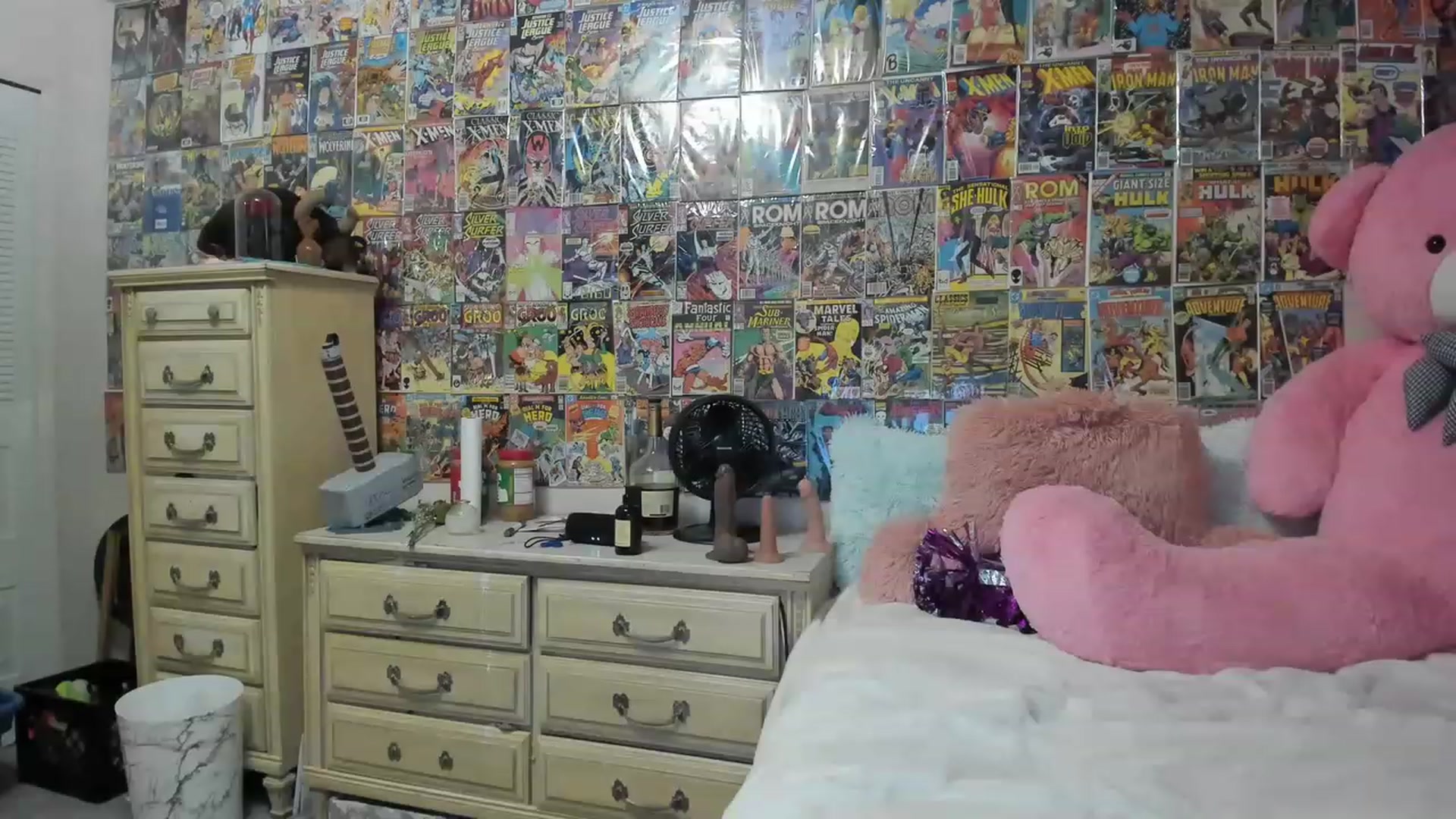 Gallery image thumbnail from Horizon_Blue's myfreecams stream on, 08/12/2023, 02:34 image 11 of 20
