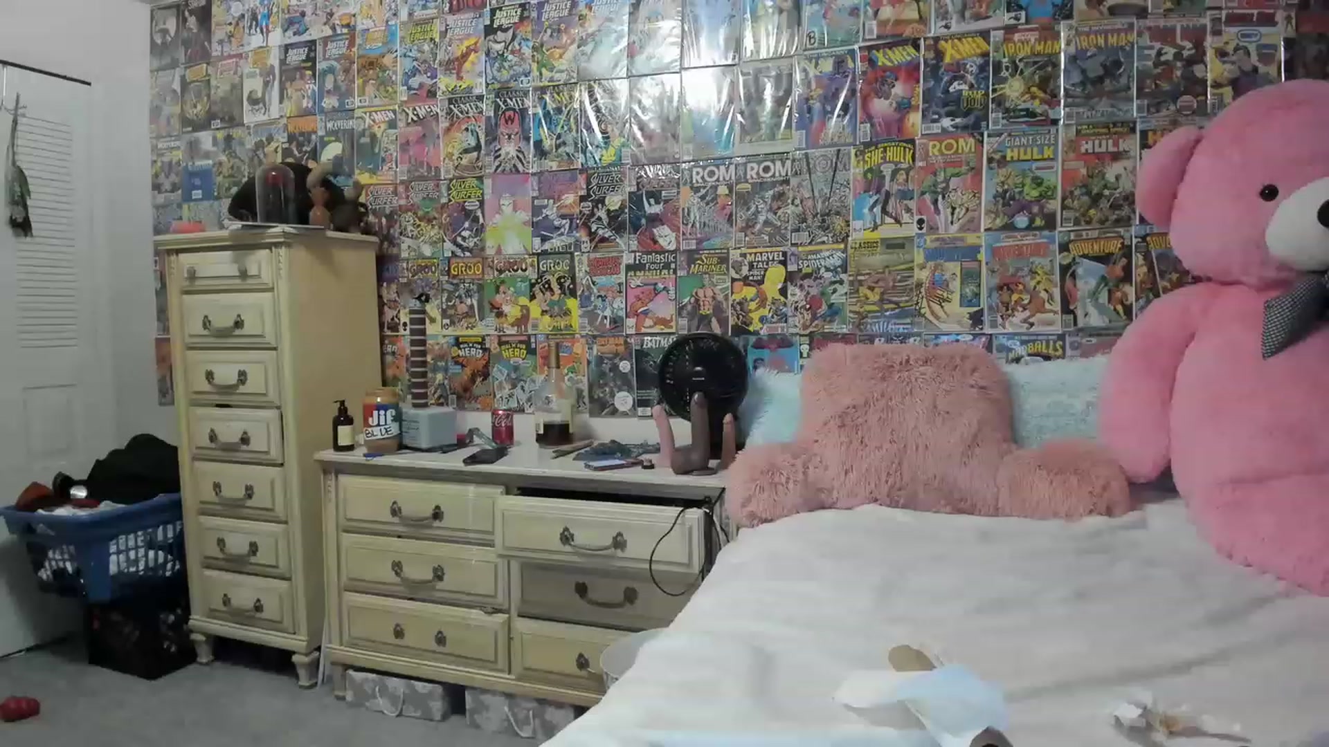 Gallery image thumbnail from Horizon_Blue's myfreecams stream on, 08/13/2023, 03:49 image 15 of 20