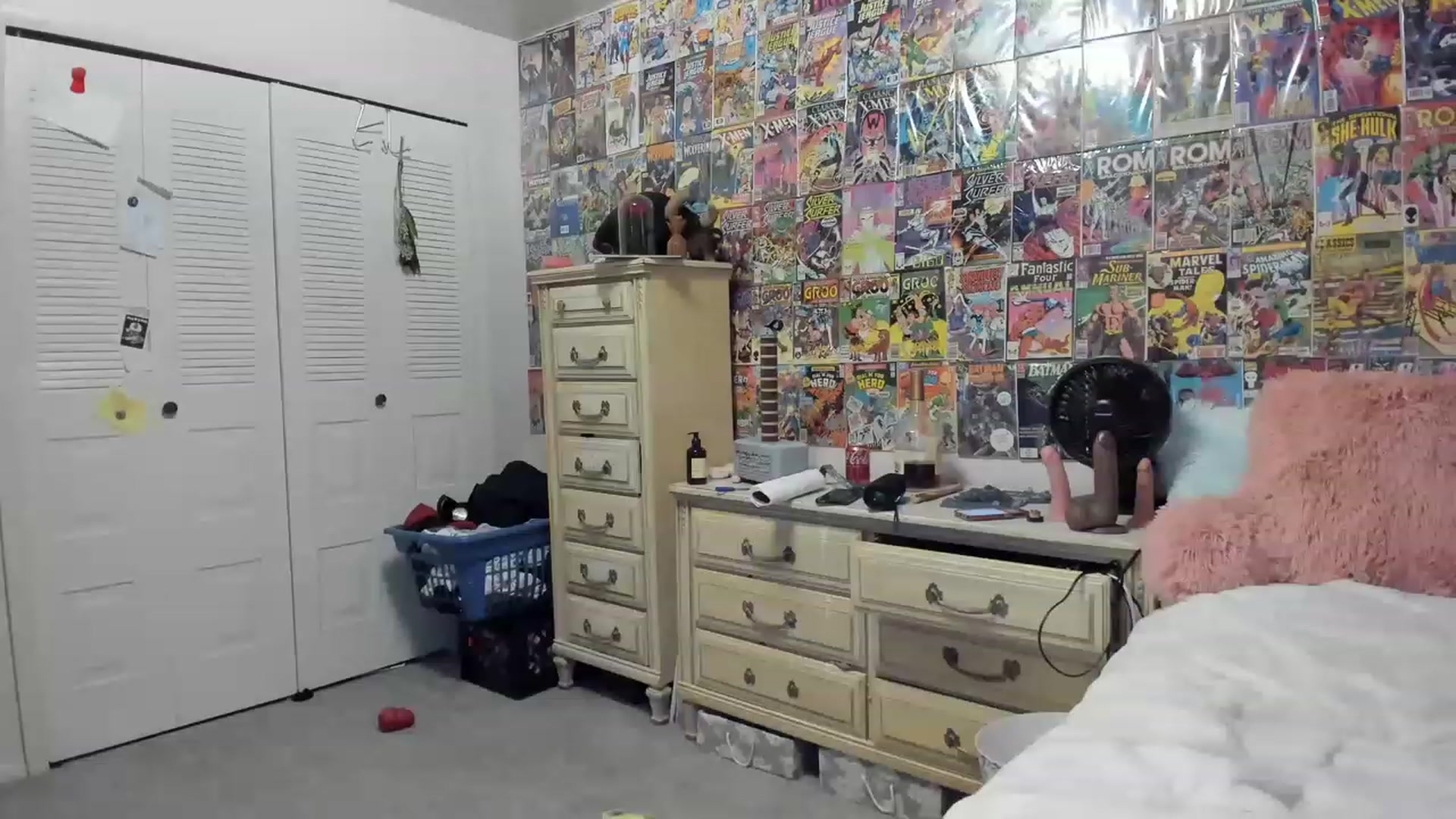 Gallery image thumbnail from Horizon_Blue's myfreecams stream on, 08/13/2023, 03:49 image 14 of 20
