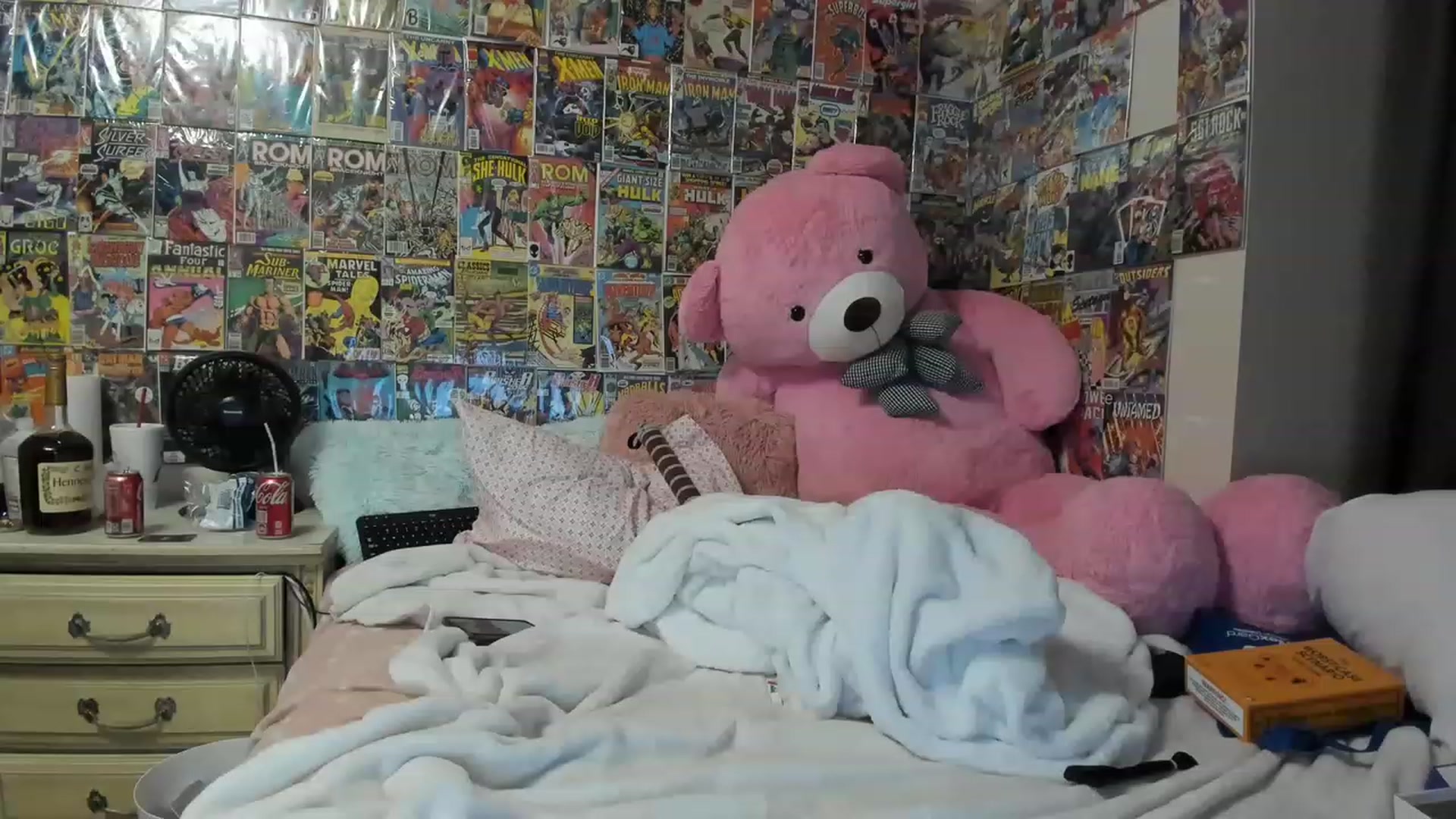 Gallery image thumbnail from Horizon_Blue's myfreecams stream on, 08/17/2023, 05:34 image 13 of 20
