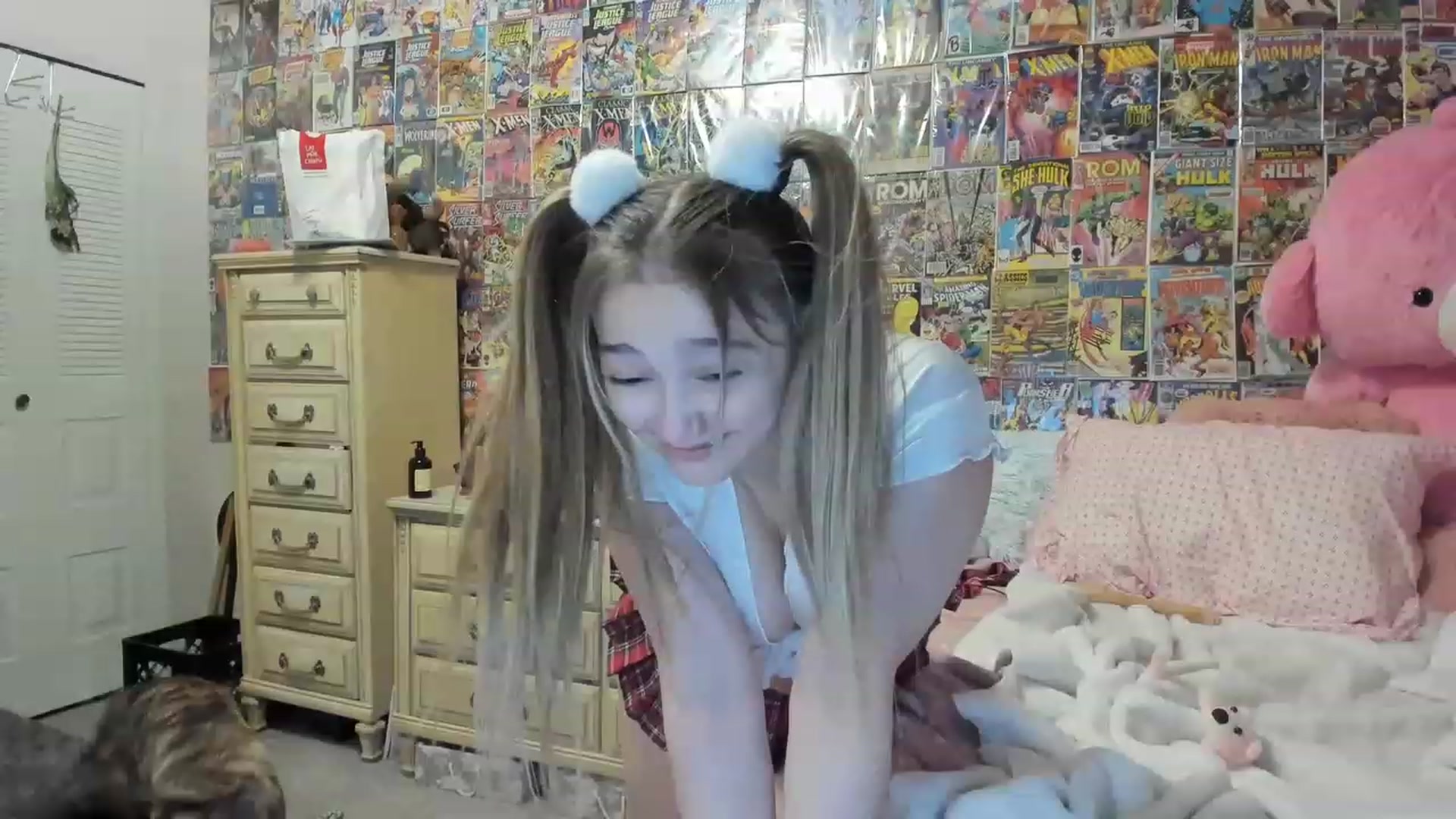 Gallery image thumbnail from Horizon_Blue's myfreecams stream on, 08/17/2023, 05:34 image 6 of 20