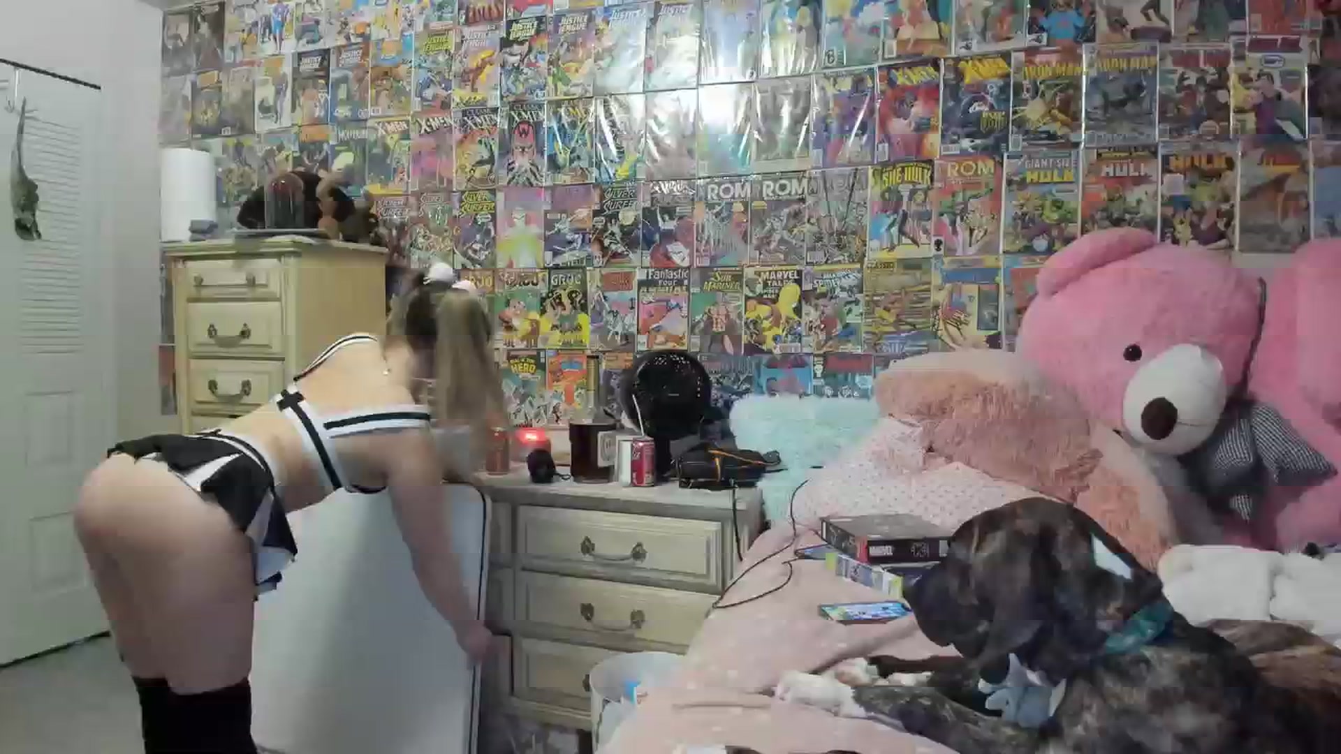 Gallery image thumbnail from Horizon_Blue's myfreecams stream on, 08/18/2023, 04:12 image 3 of 20