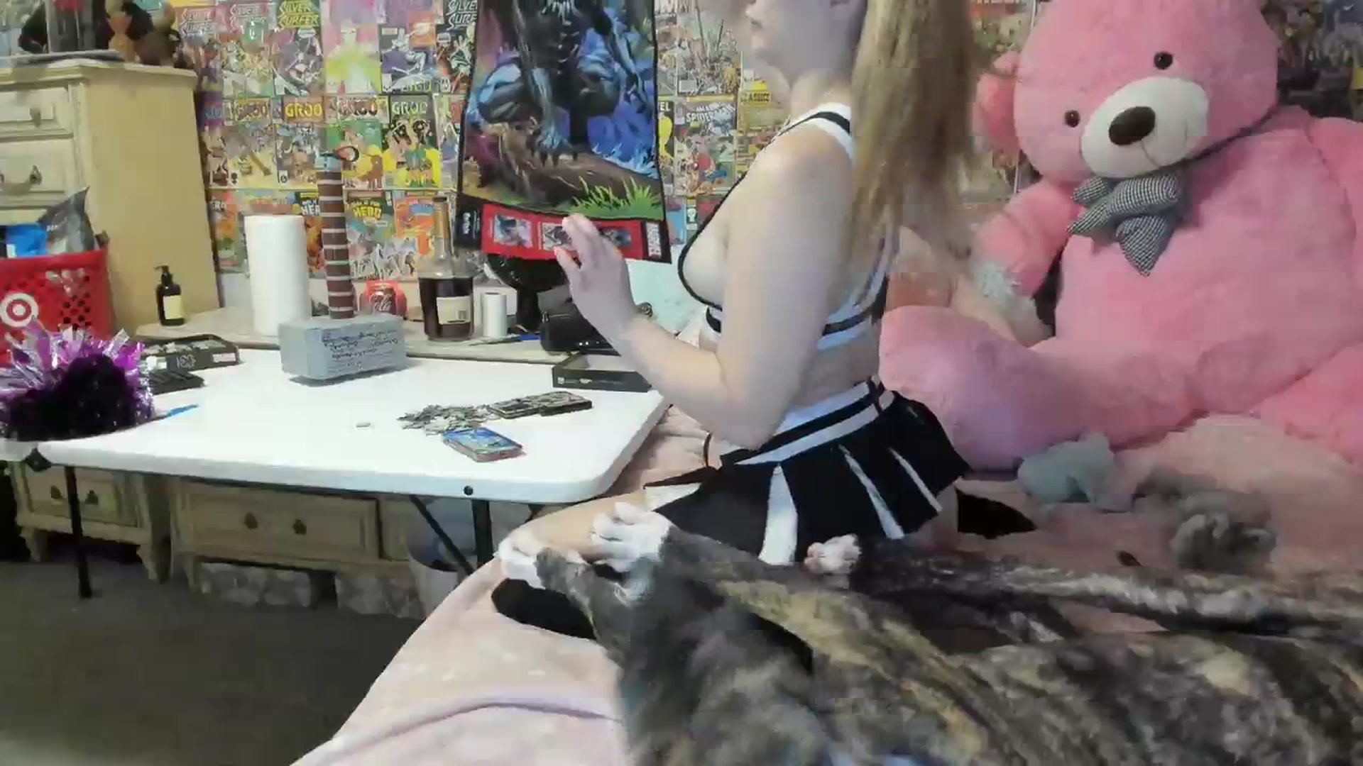 Gallery image thumbnail from Horizon_Blue's myfreecams stream on, 08/18/2023, 04:12 image 17 of 20
