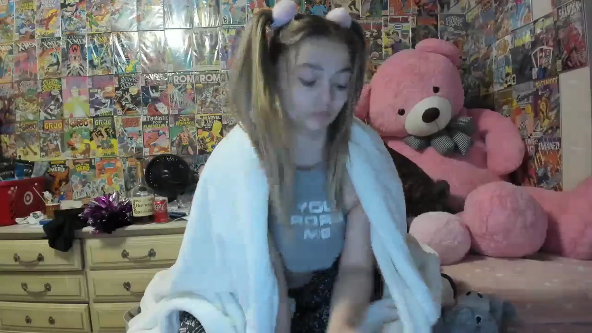 Gallery image thumbnail from Horizon_Blue's myfreecams stream on, 08/20/2023, 21:30 image 3 of 20