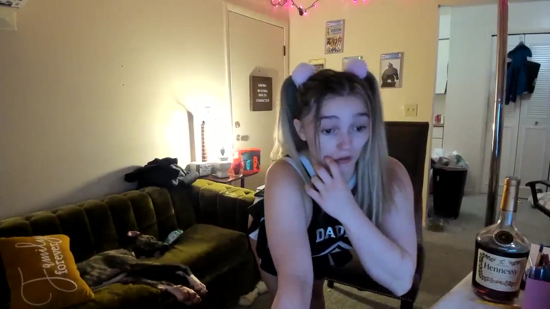 Gallery image thumbnail from Horizon_Blue's myfreecams stream on, 09/15/2023, 10:43 image 6 of 20