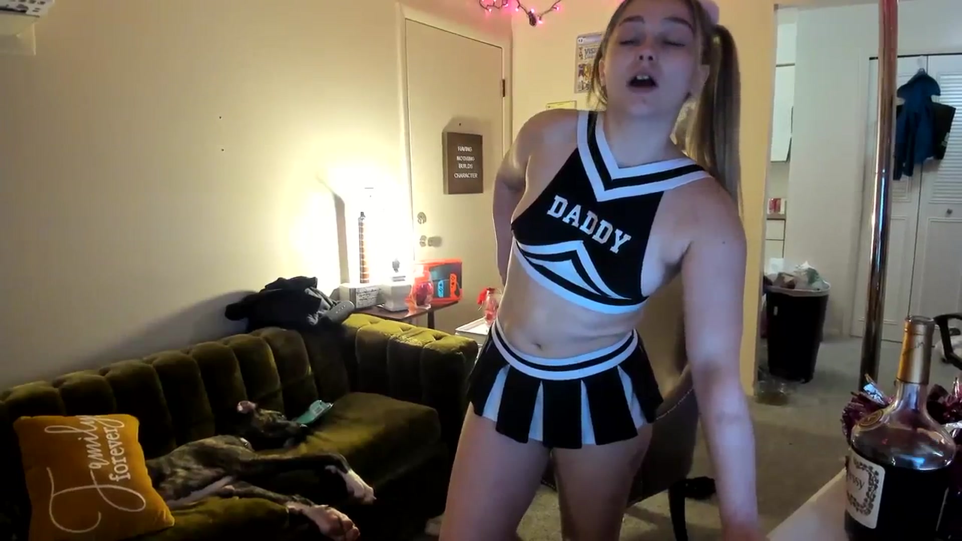Gallery image thumbnail from Horizon_Blue's myfreecams stream on, 09/15/2023, 10:43 image 18 of 20